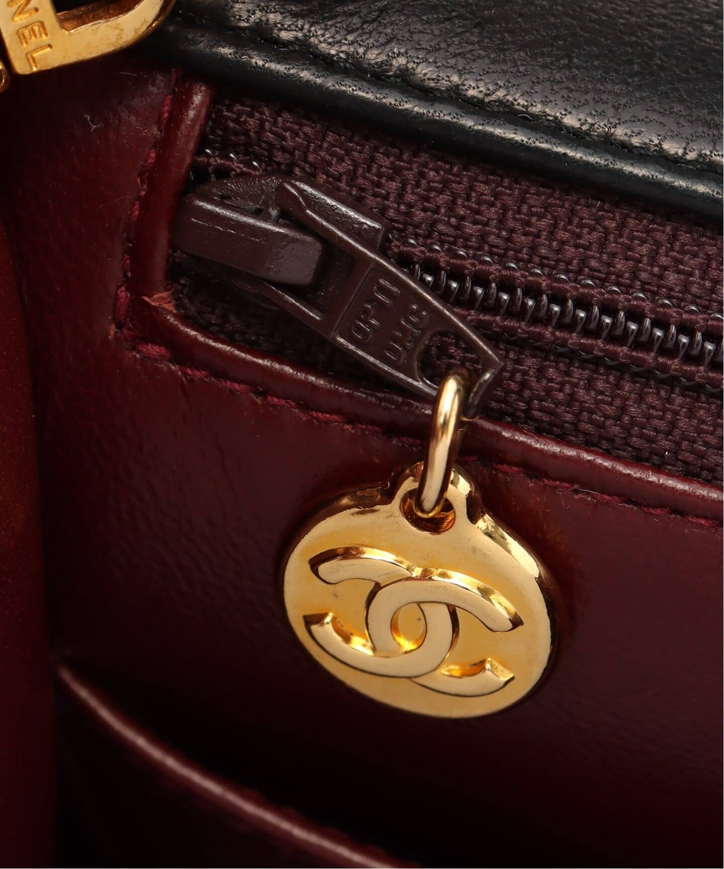 VINTAGE CHANEL/シャネル】 Matelasse チェーンショルダーバッグ 20