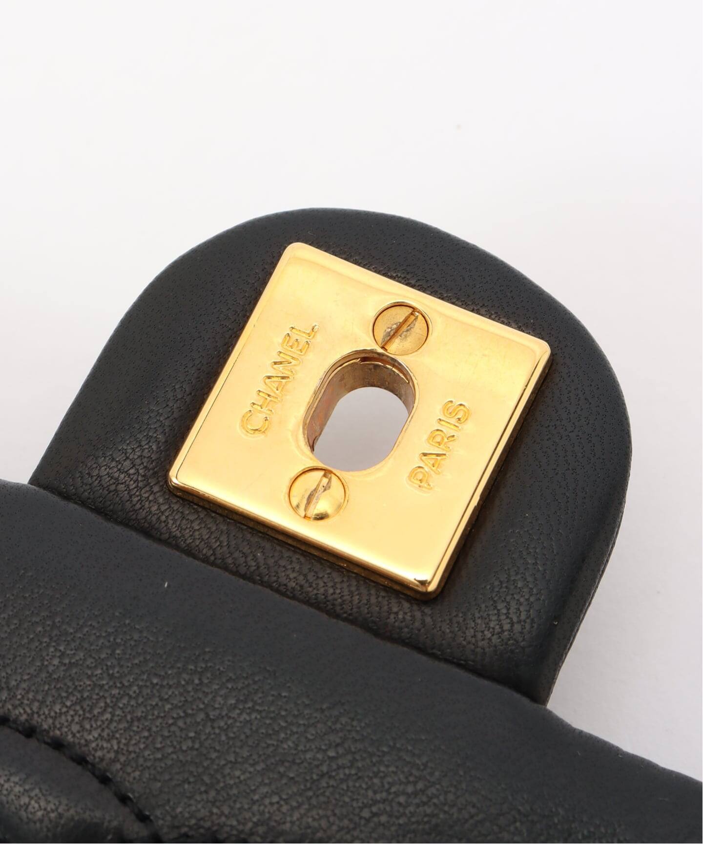 VINTAGE CHANEL/シャネル】 Matelasse チェーンショルダーバッグ 20