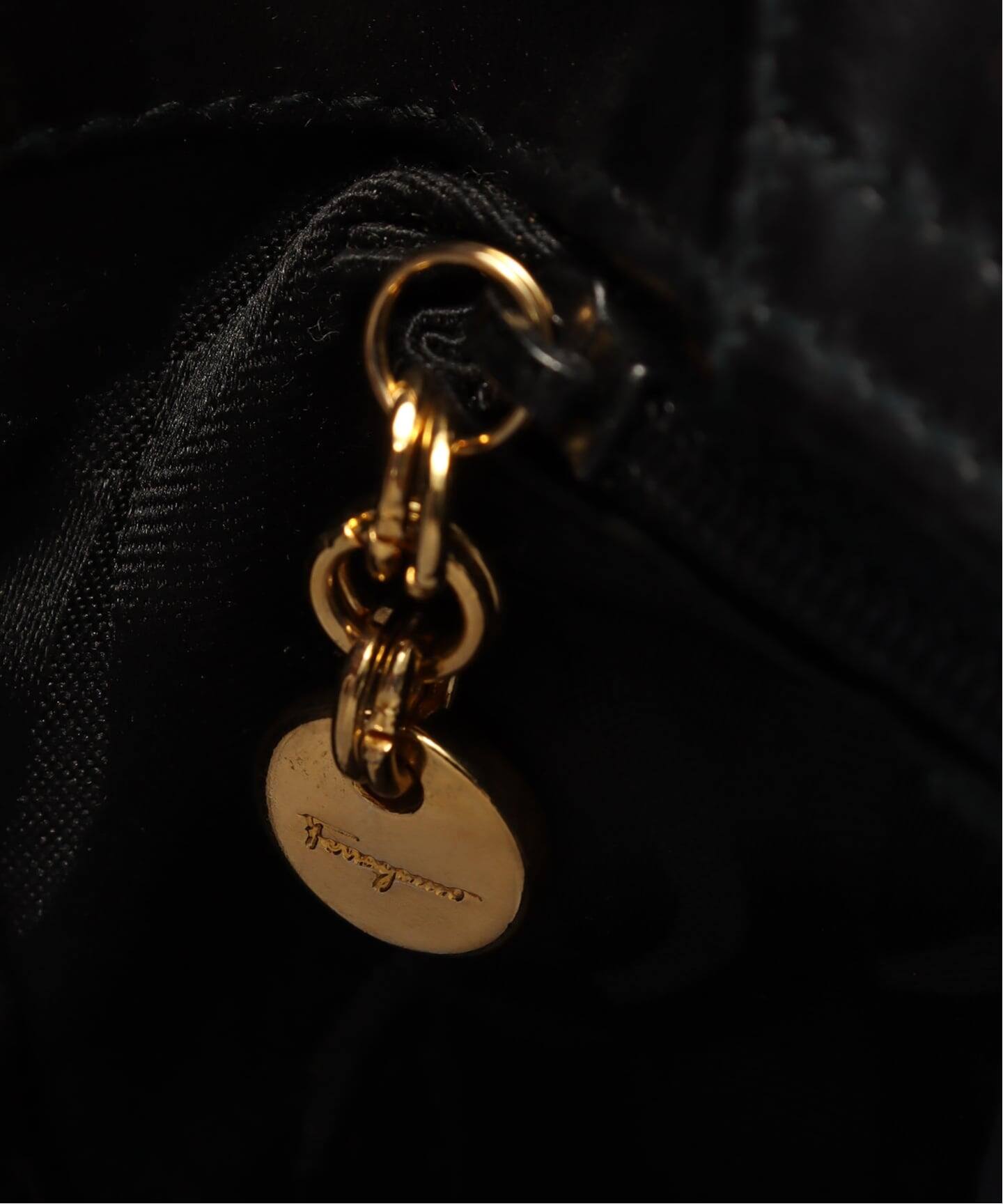 VINTAGE FERRAGAMO/フェラガモ】 Vara バケットハンドバッグ