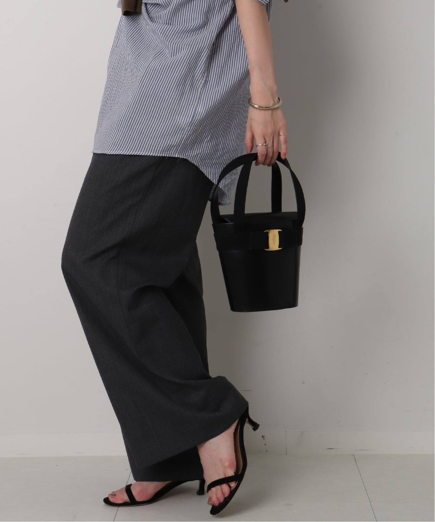 VINTAGE FERRAGAMO/フェラガモ】 Vara バケットハンドバッグ