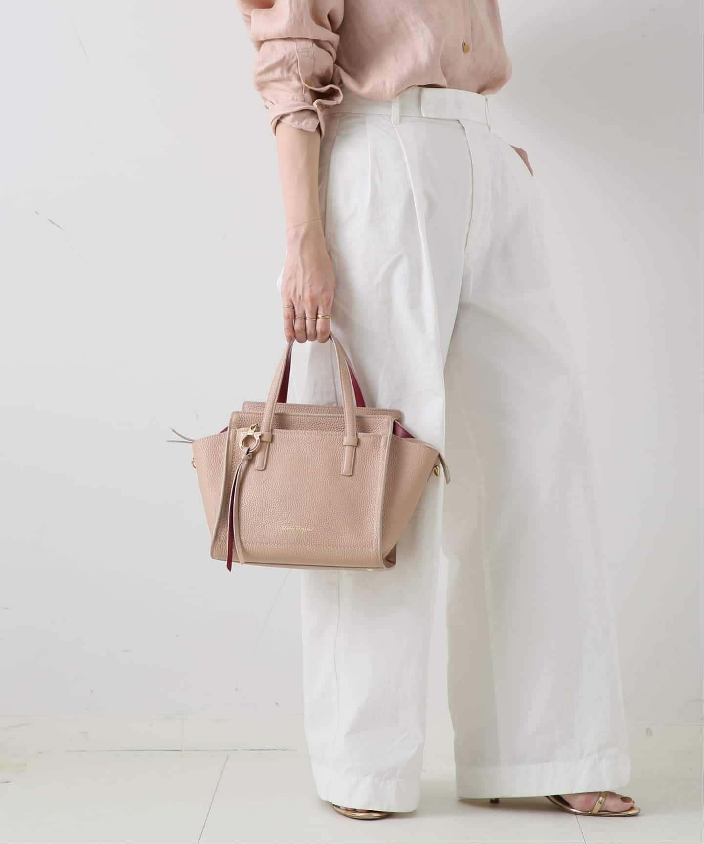 美品● フェラガモ エイミー 2way ハンドバッグ ガンチーニ 金具 レザー FERRAGAMO/フェラガモ】 Amy 2wayバッグ（ハンドバッグ）｜DECOUVERTE