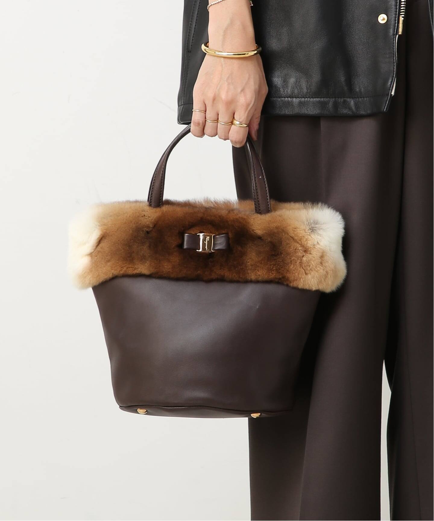 VINTAGE FERRAGAMO/フェラガモ】ハンドバッグ vara fur（ハンドバッグ 