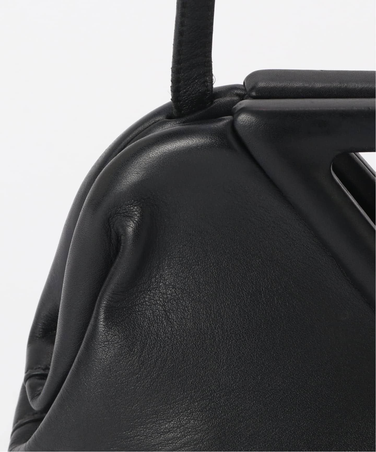 BOTTEGA VENETA/ボッテガ ヴェネタ】Point shoulder（ハンドバッグ
