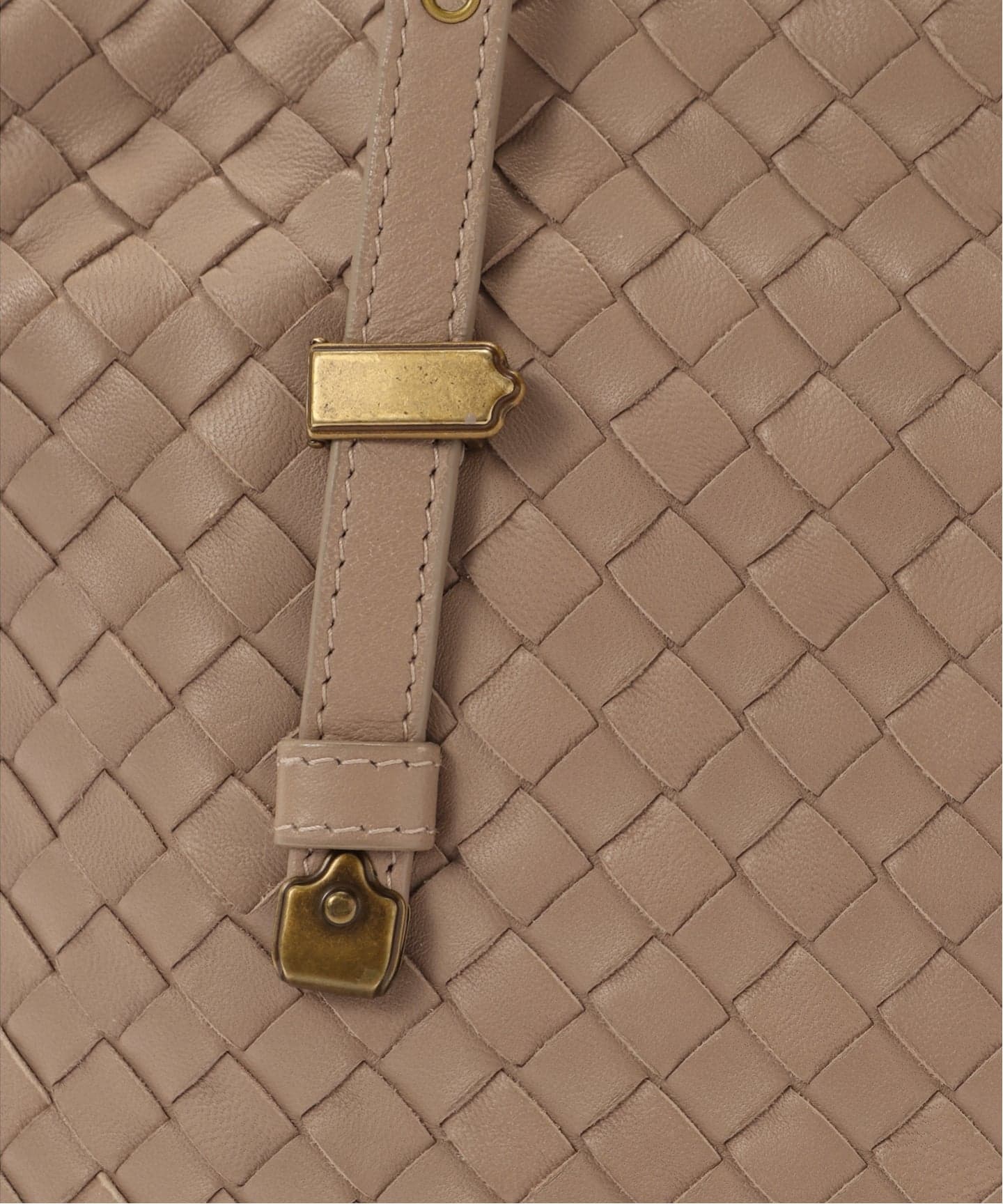 BOTTEGA VENETA ベージュ編み込みバッグ ボッテガ風バッグ3選｜楽天で買える本革の編み込みショルダーバッグ
