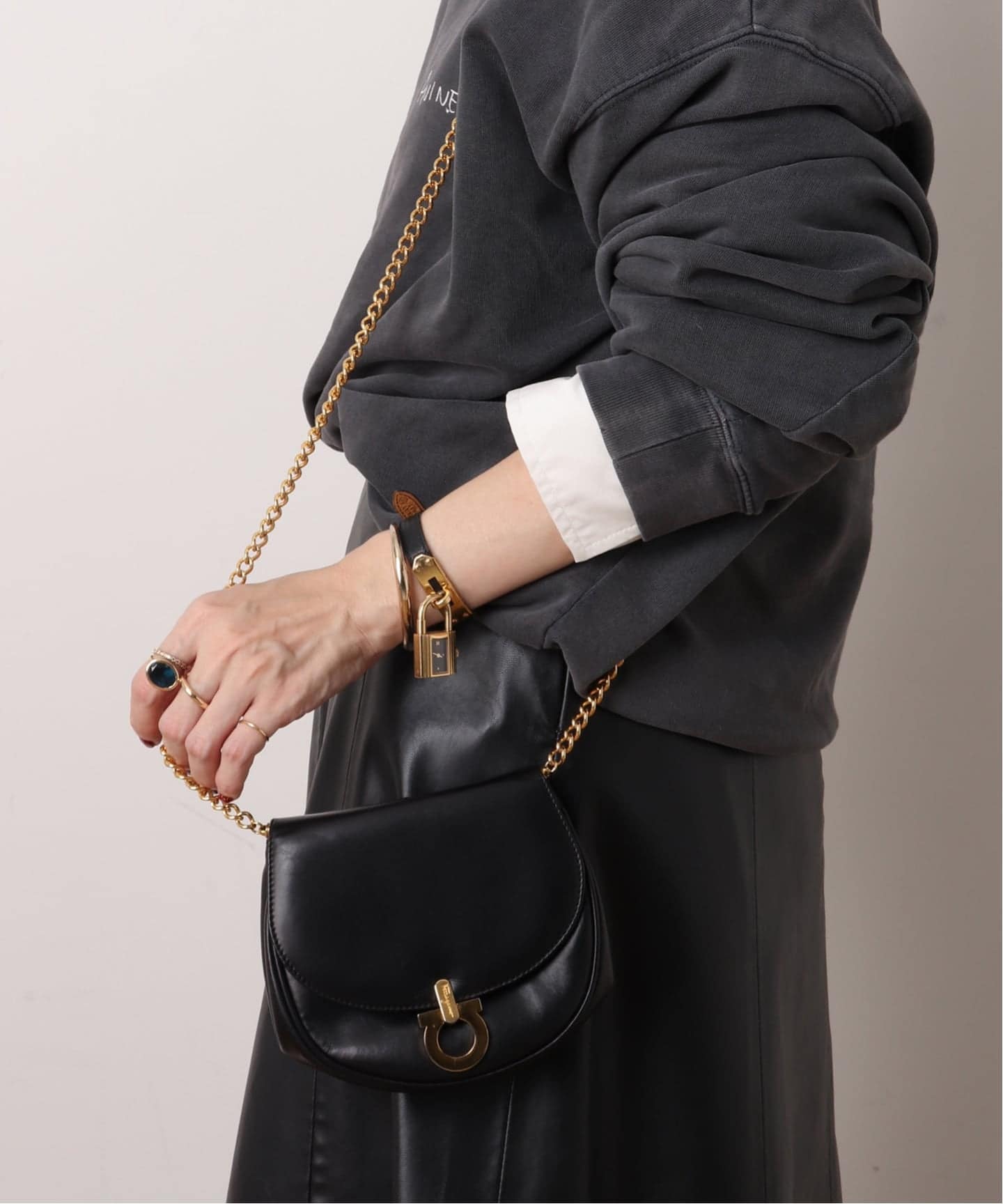 VINTAGE FERRAGAMO/フェラガモ】 Gancini チェーンバッグ（ショルダー