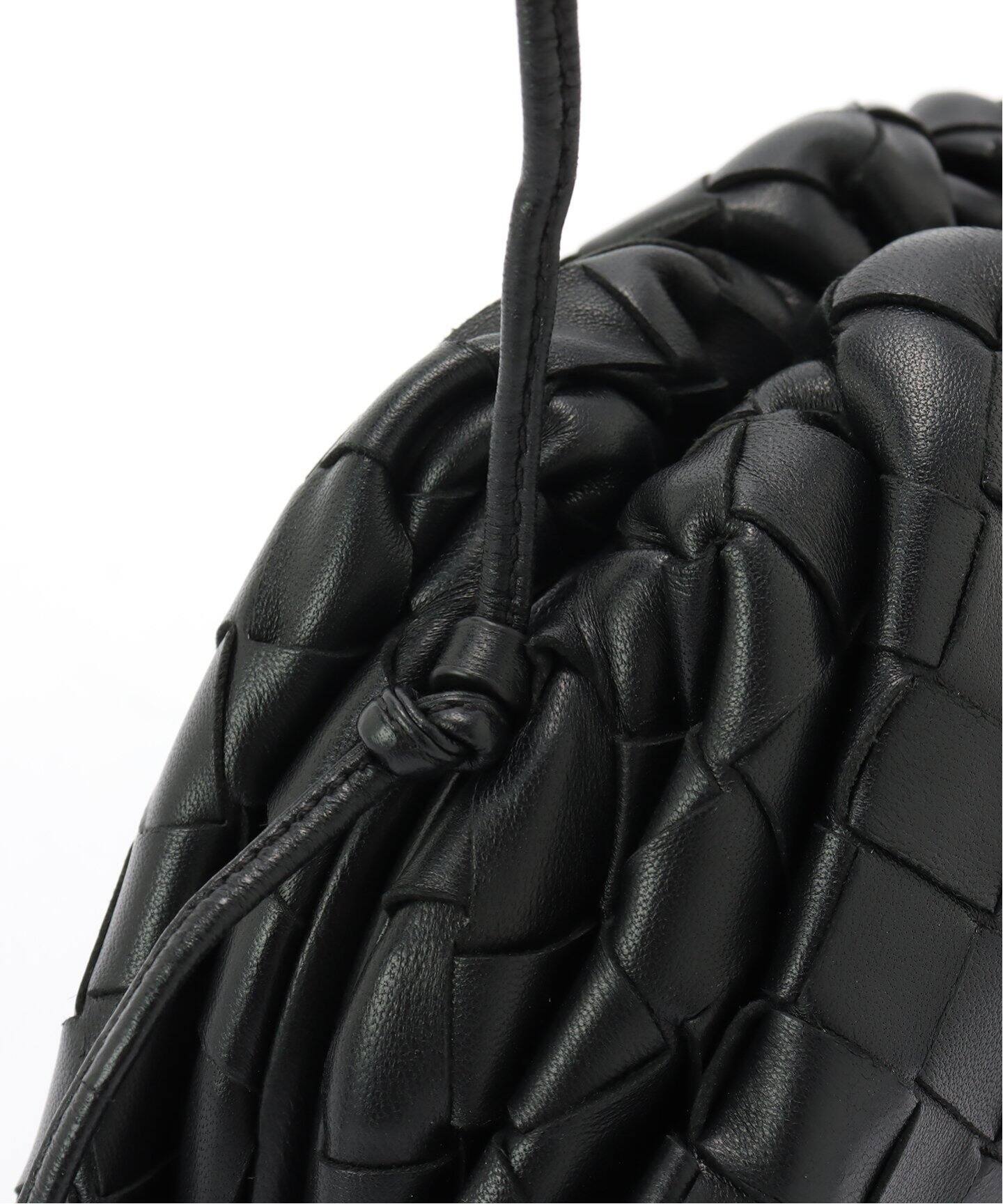 ボッテガヴェネタ黒ショルダーバッグ MINI THE POUCH Black 'The Mini Pouch' shoulder bag Bottega Veneta - Vitkac