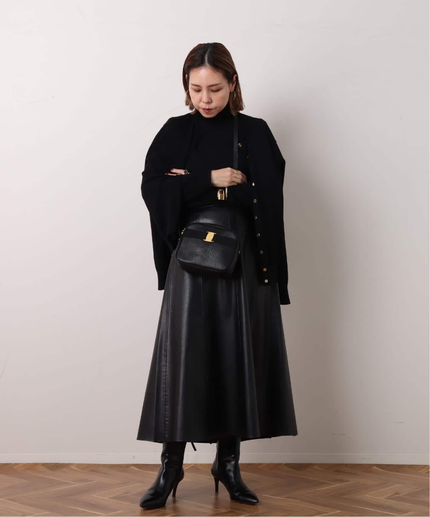 美品✨フェラガモ　パテントレザー　ワンショルダーバッグ　VARA ブラック VINTAGE FERRAGAMO/フェラガモ】 Vara ショルダー バッグ（ショルダー