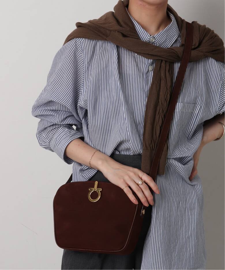 VINTAGE FERRAGAMO/フェラガモ】 Gancini ショルダーバッグ suede 
