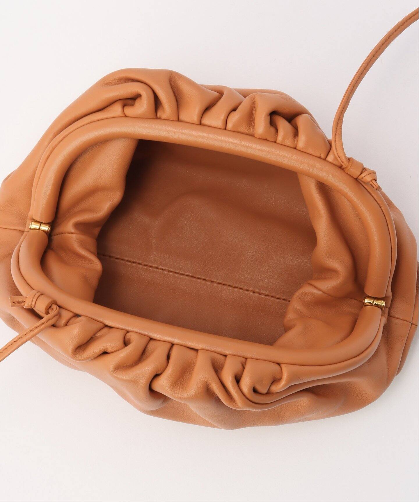 BOTTEGA VENETA/ボッテガ ヴェネタ】The pouch mini（ショルダー