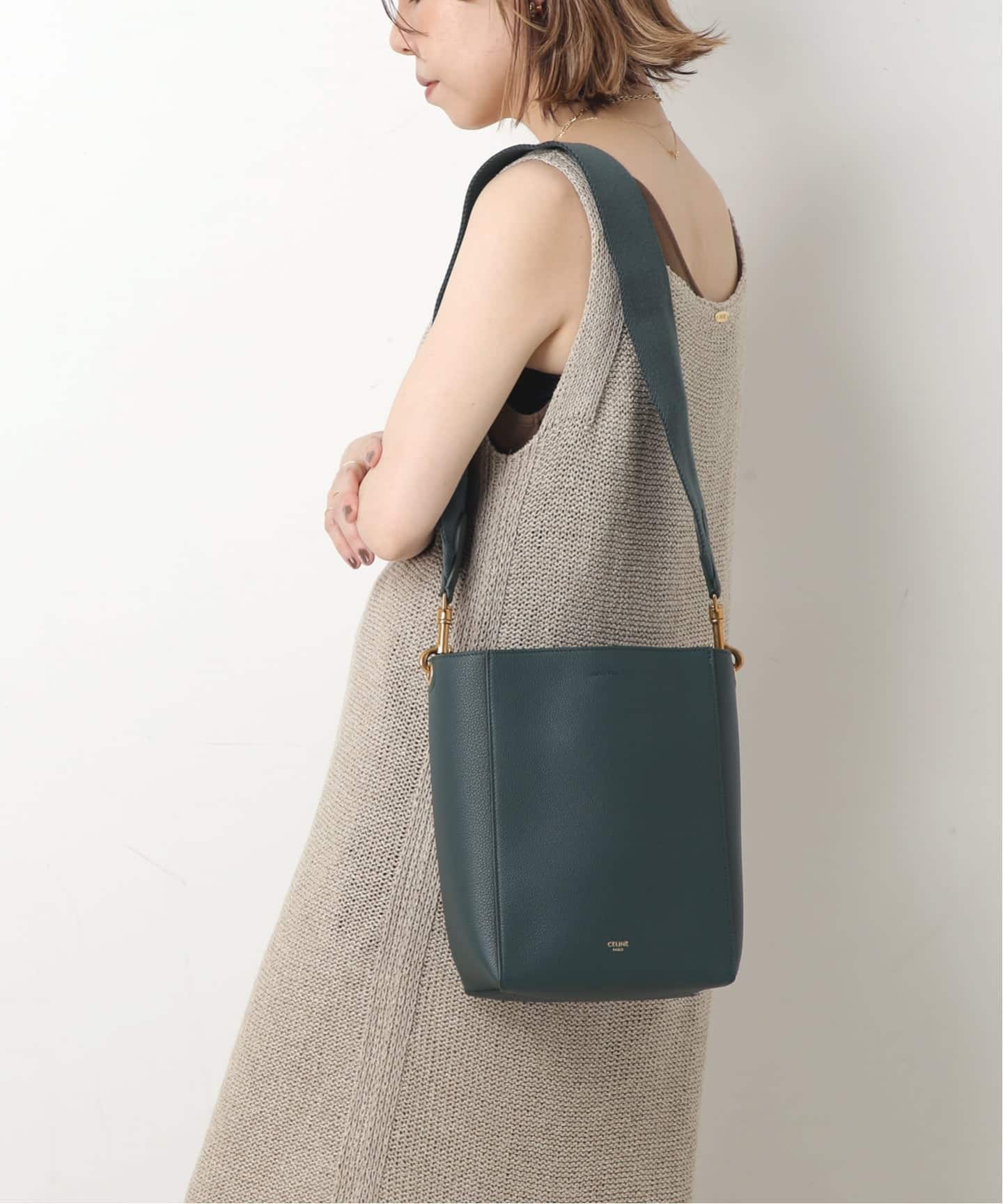 celine セリーヌ　sangle サングル　スモール CELINE(セリーヌ)の人気バッグ「Sangle(サングル)」を徹底レビュー