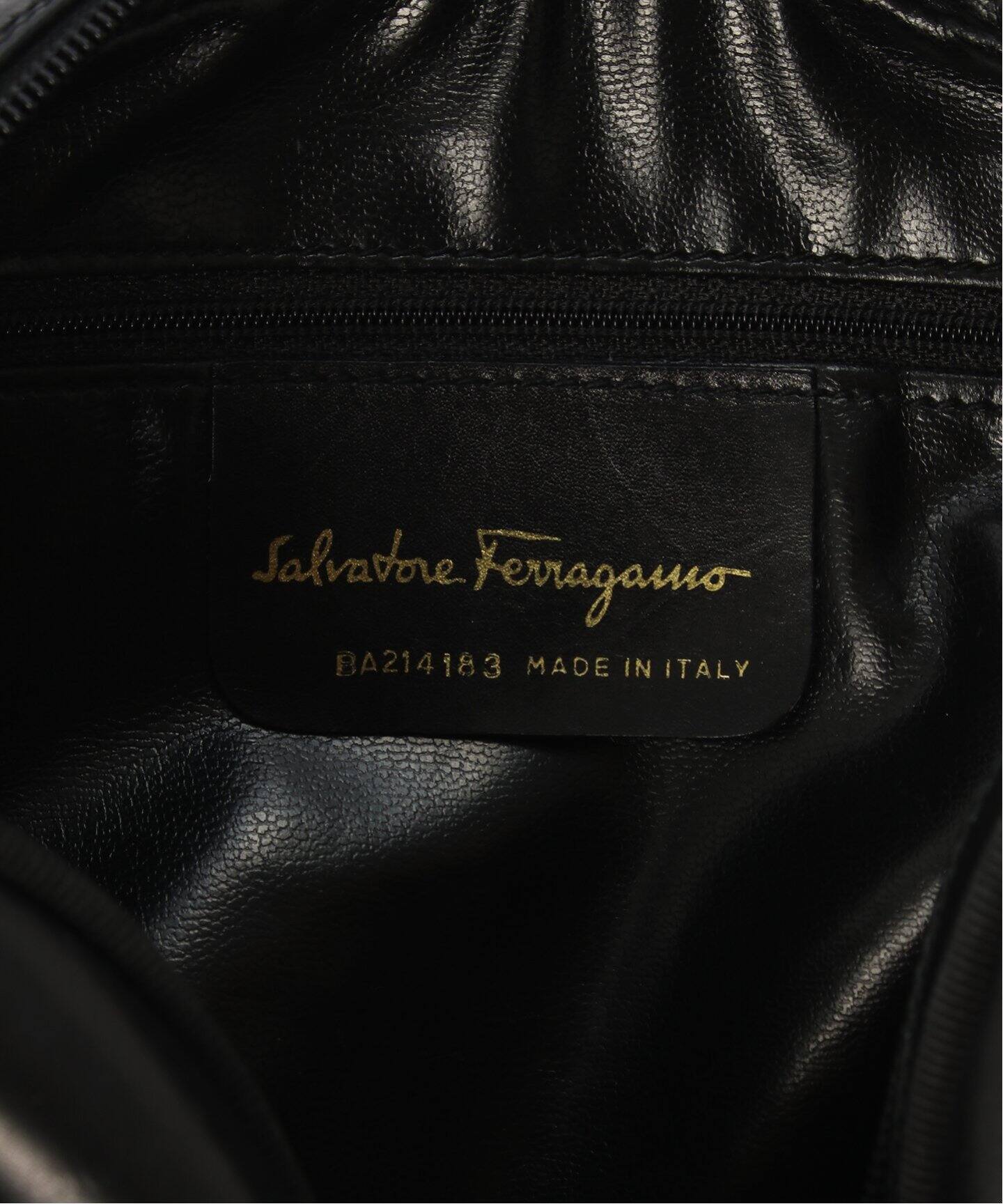 VINTAGE FERRAGAMO/フェラガモ】Vara ショルダーバッグ（ショルダー