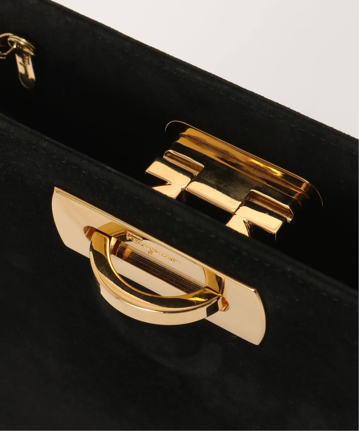 VINTAGE FERRAGAMO/フェラガモ】 Gancini チェーンショルダーバッグ