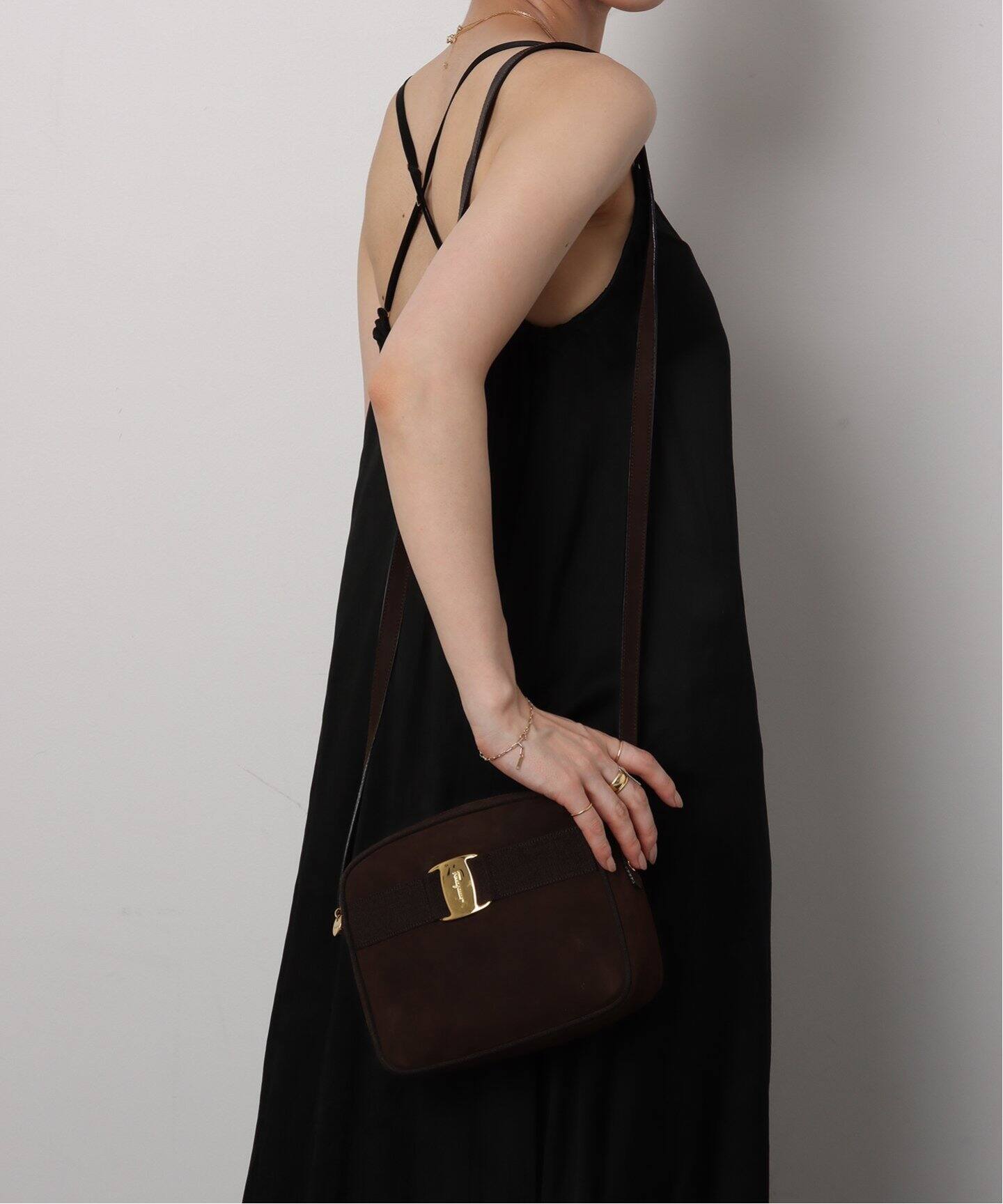 VINTAGE FERRAGAMO/フェラガモ】 Vara ショルダーバッグ suede