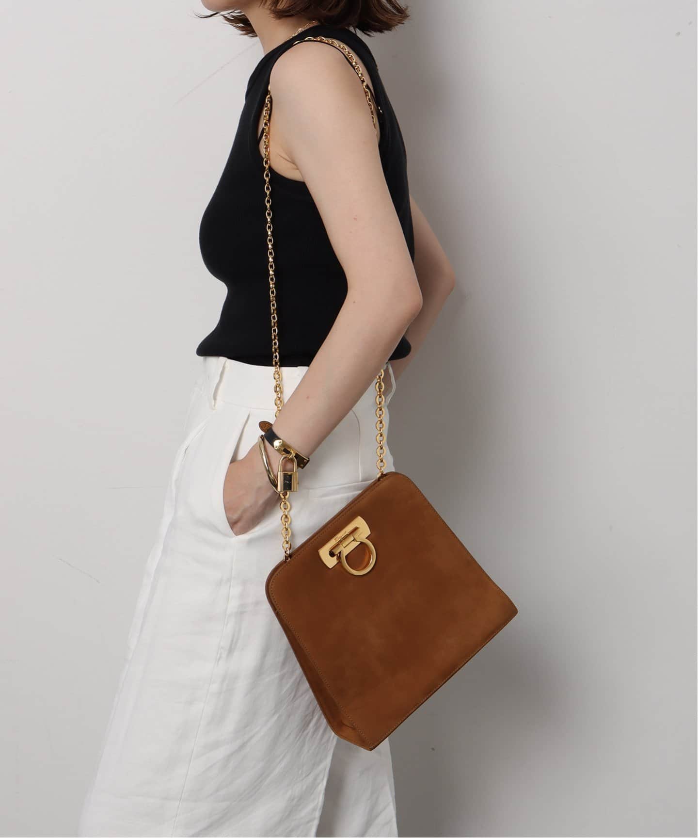 直営店☆Ferragamo☆エレガント♪GANCINI ショルダーバッグ VINTAGE FERRAGAMO/フェラガモ】 Gancini ショルダーバッグ