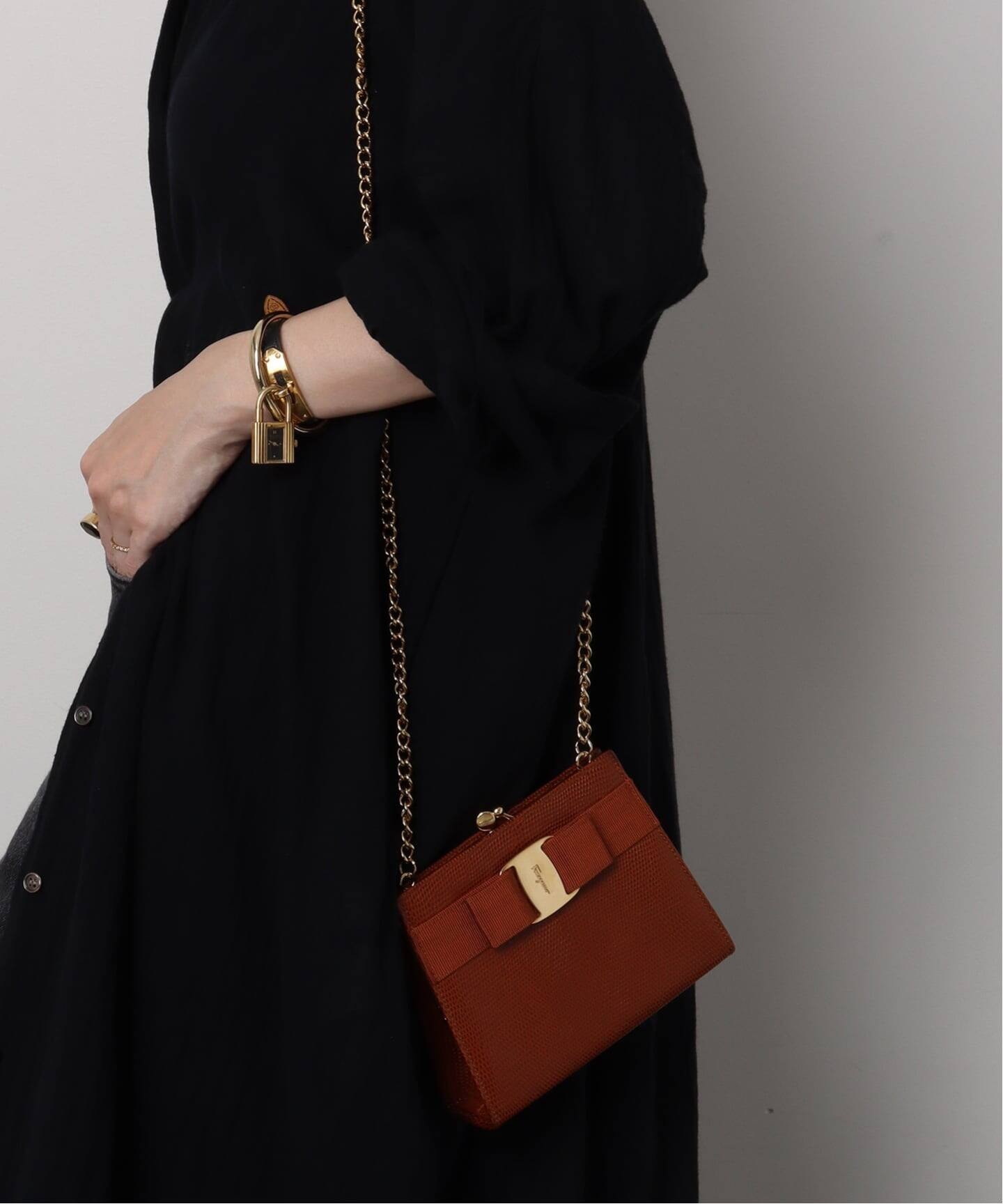 Salvatore Ferragamo Vara ミニショルダーバッグ VINTAGE FERRAGAMO/フェラガモ】 Vara ミニショルダーバッグ