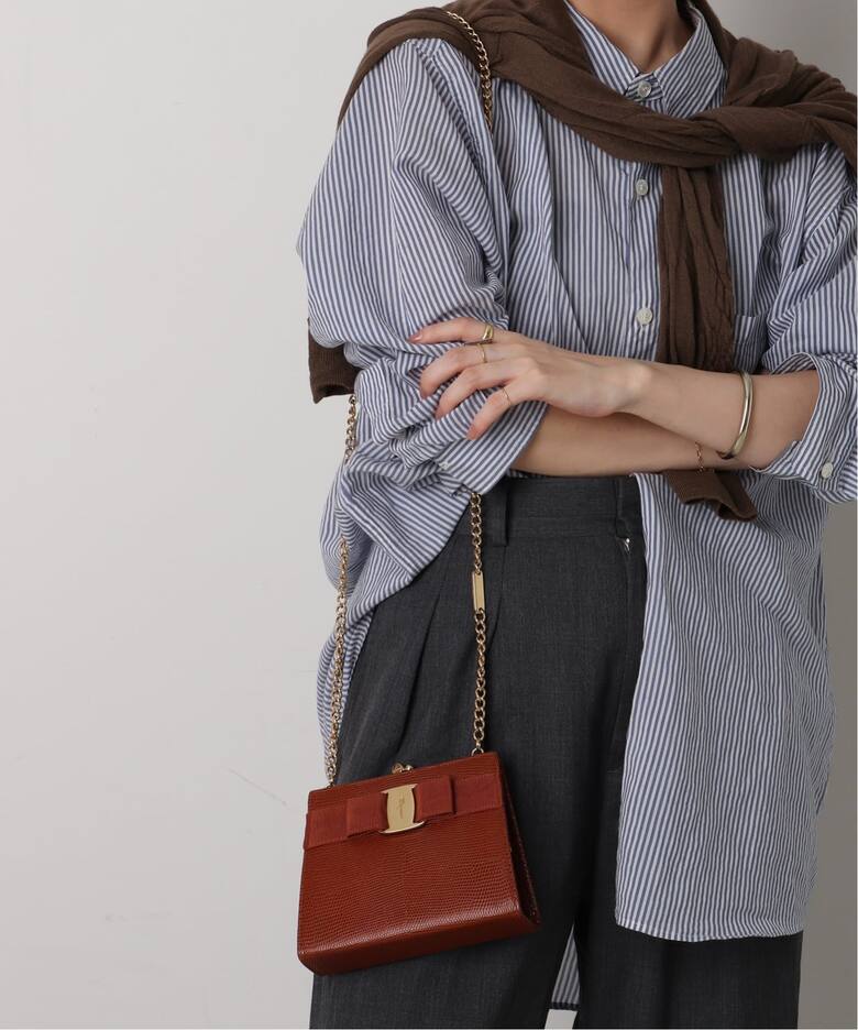 VINTAGE FERRAGAMO/フェラガモ】 Vara ミニショルダーバッグ 