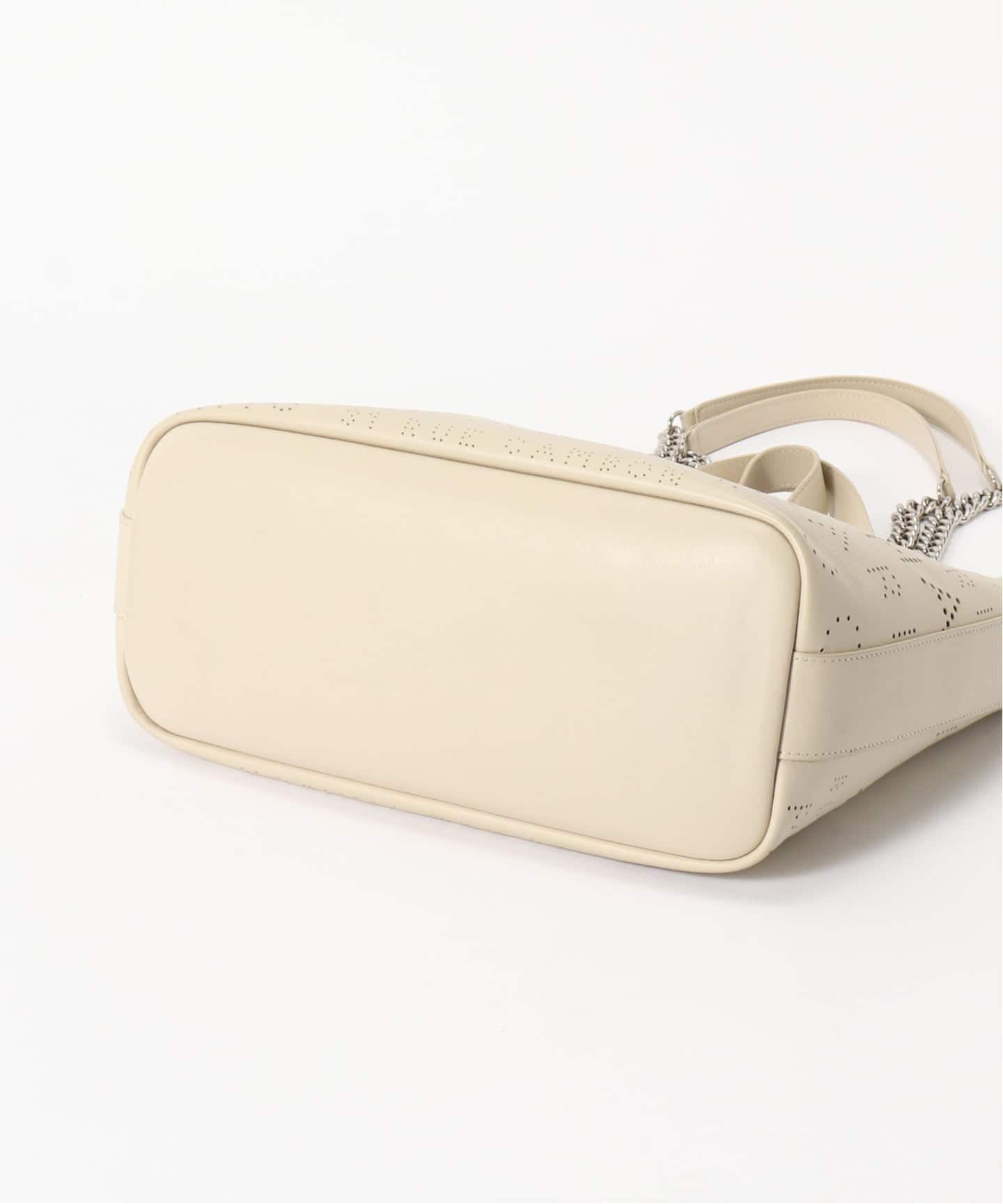 CHANEL 2WAYバッグ　ホワイト CHANEL/シャネル】パンチング 2wayバッグ（ショルダーバッグ