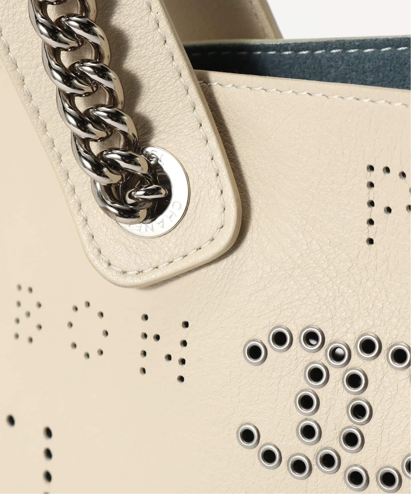 CHANEL/シャネル】パンチング 2wayバッグ（ショルダーバッグ