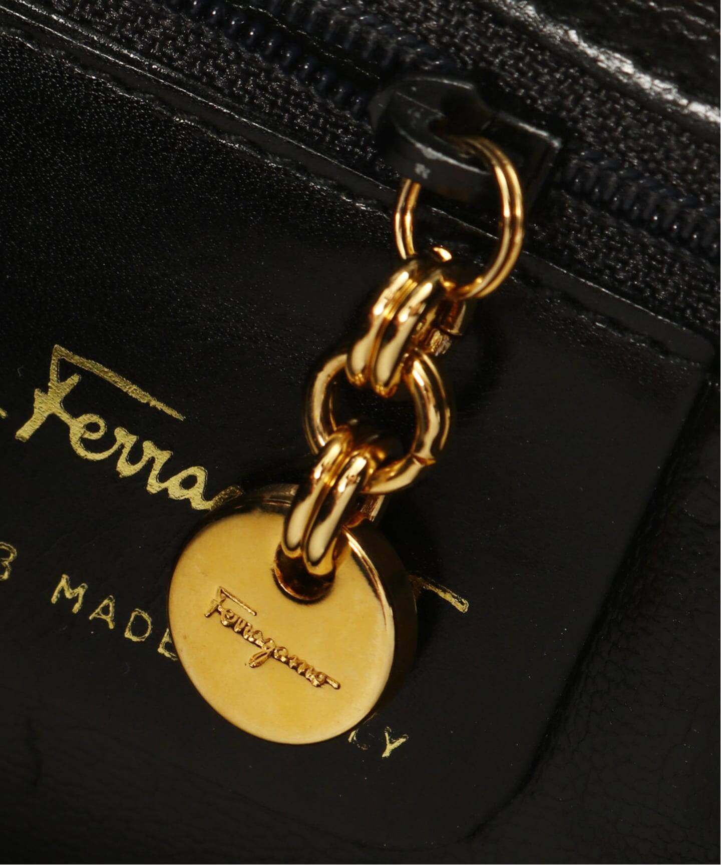 VINTAGE FERRAGAMO/フェラガモ】 Vara ショルダー バッグ（ショルダー