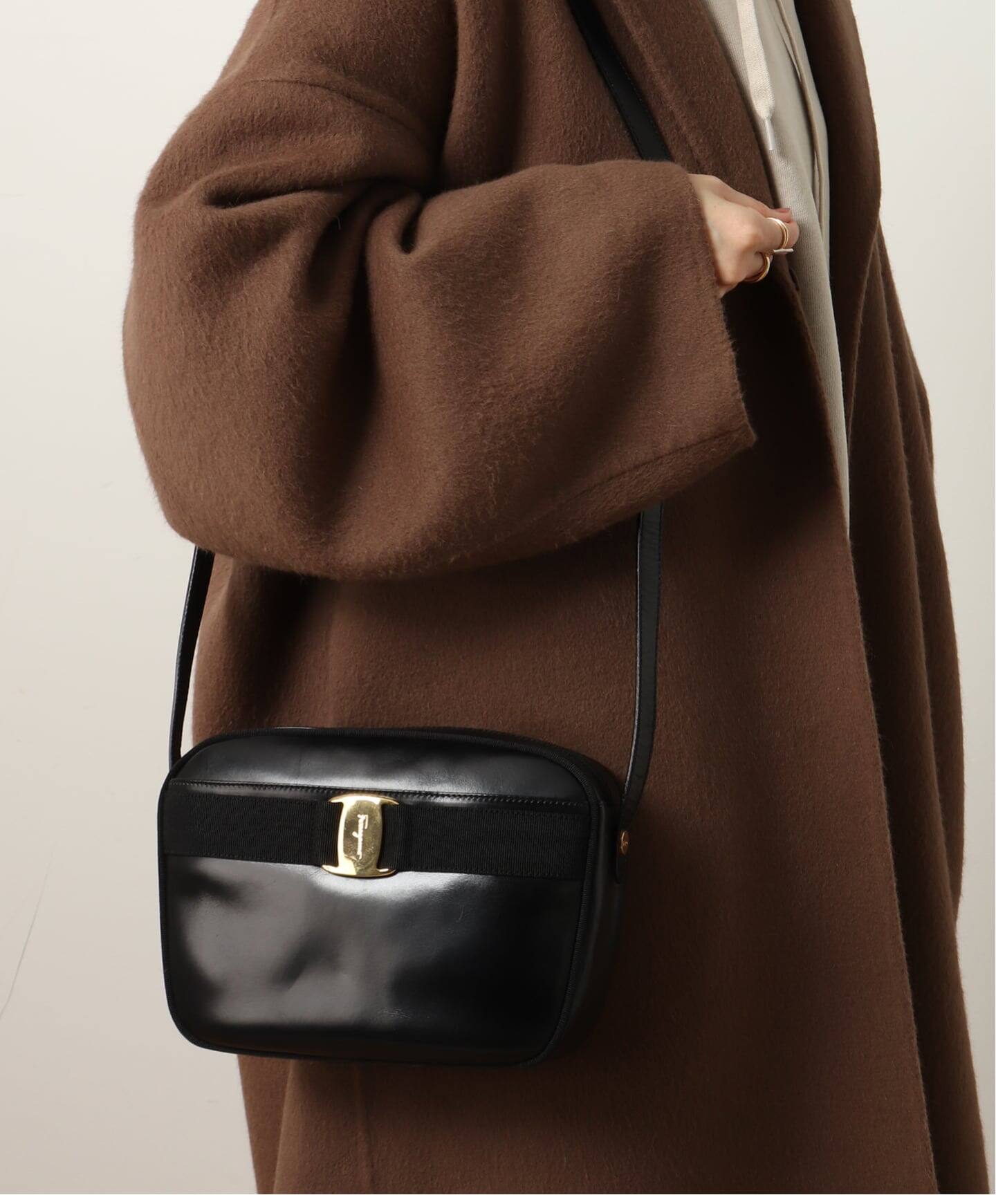 VINTAGE FERRAGAMO/フェラガモ】 Vara ショルダー バッグ（ショルダー
