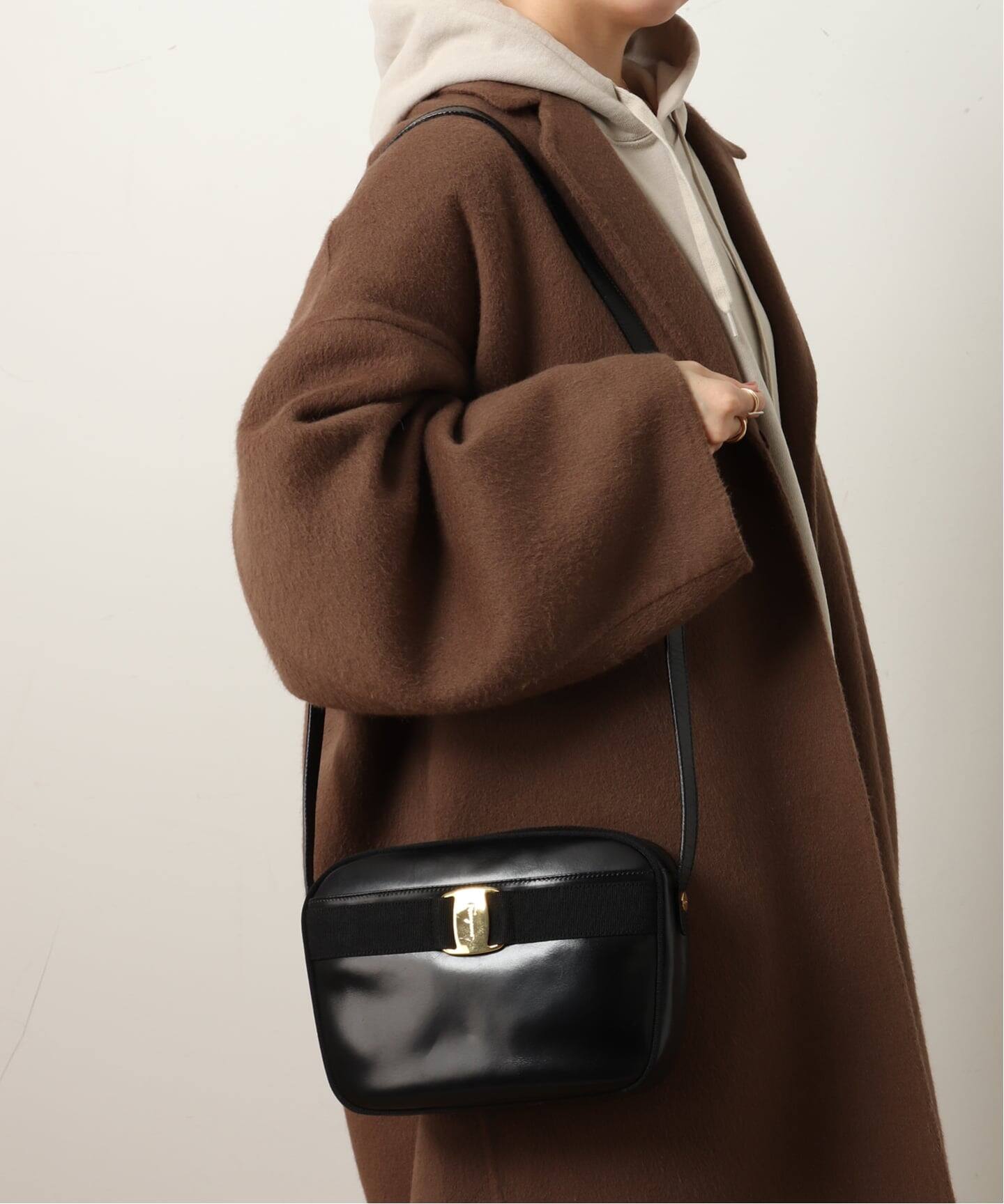 VINTAGE FERRAGAMO/フェラガモ】 Vara ショルダー バッグ（ショルダー