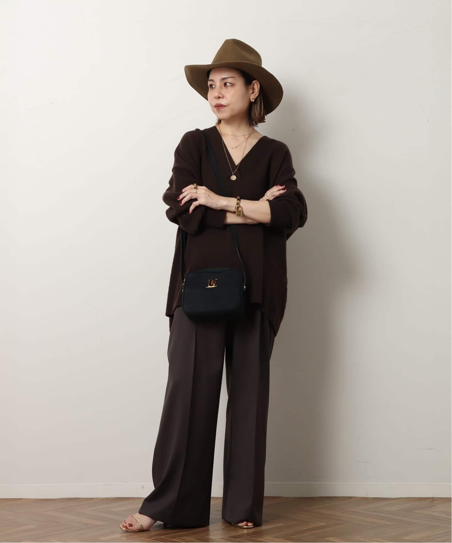 VINTAGE FERRAGAMO/フェラガモ】 Vara ショルダー バッグ suede