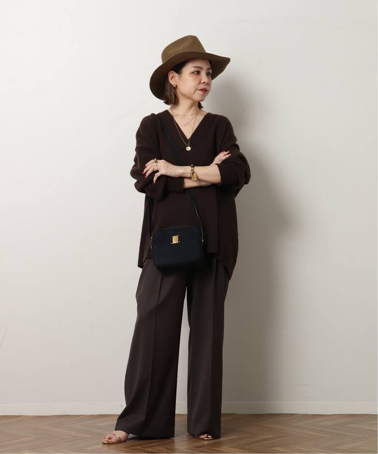 VINTAGE FERRAGAMO/フェラガモ】 Vara ショルダー バッグ suede 
