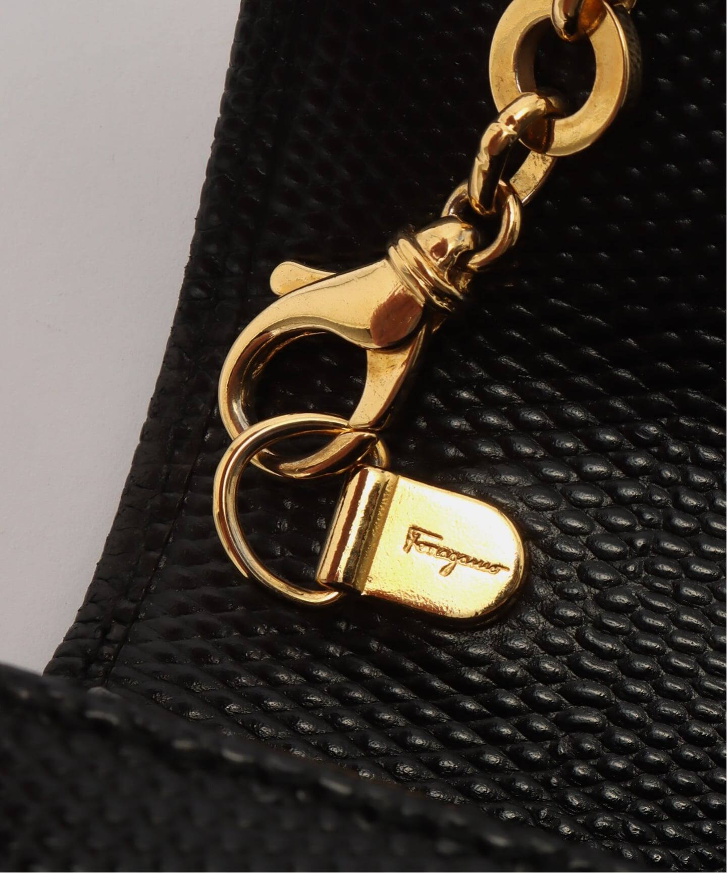 VINTAGE FERRAGAMO/フェラガモ】 Vara ミニチェーンショルダーバッグ