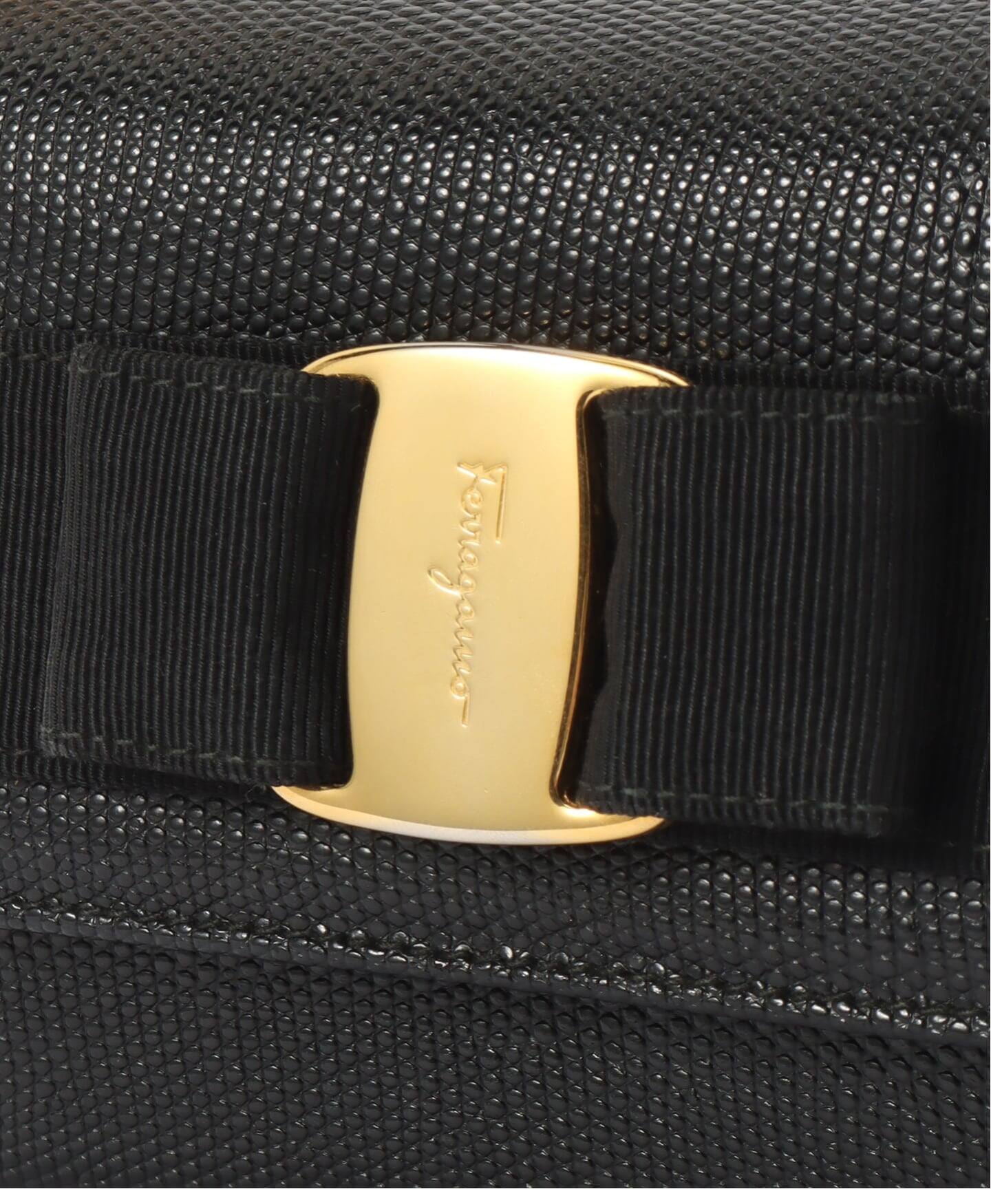 VINTAGE FERRAGAMO/フェラガモ】 Vara ミニチェーンショルダーバッグ