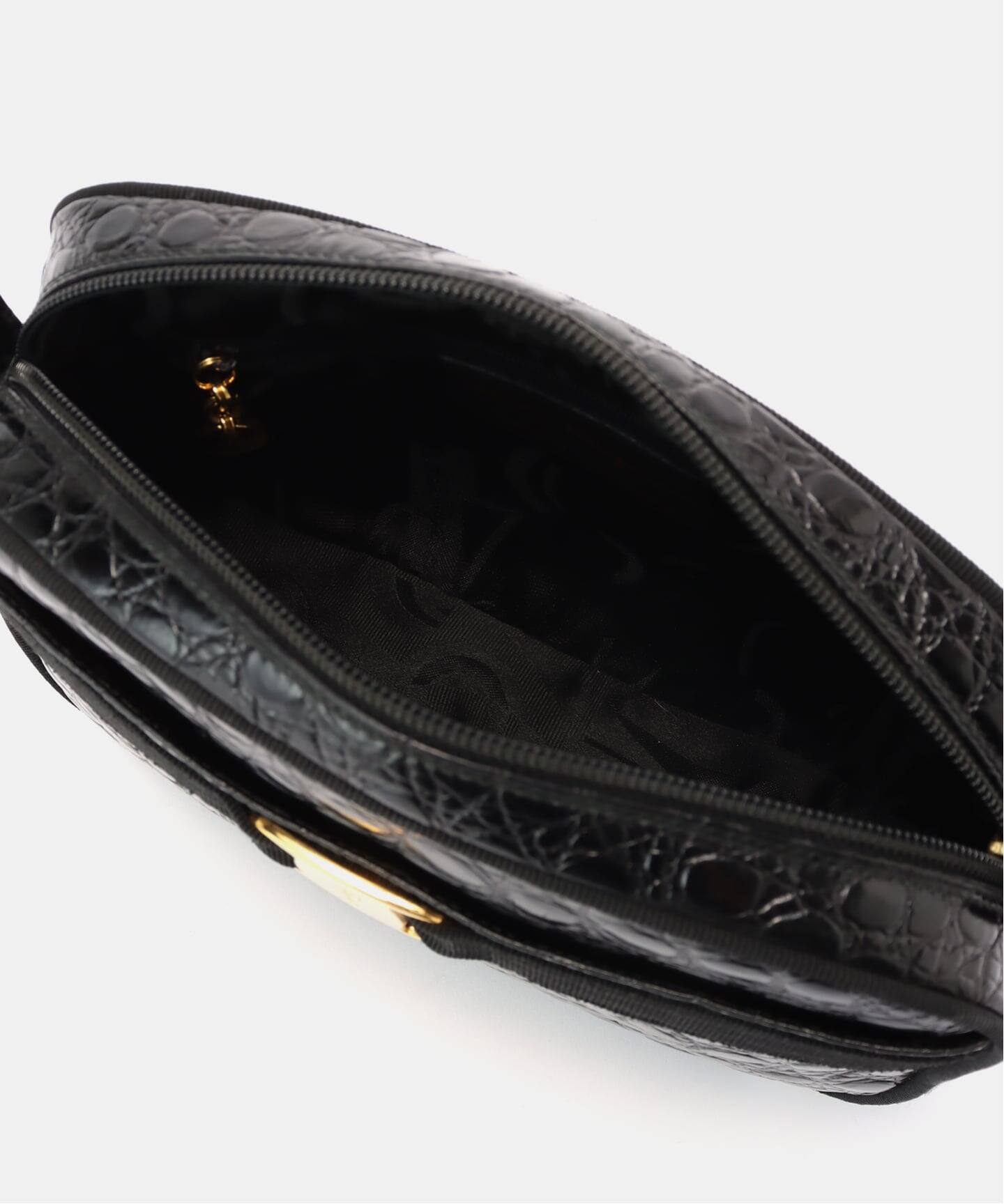 VINTAGE FERRAGAMO/フェラガモ】 Vara ショルダーバッグ 21