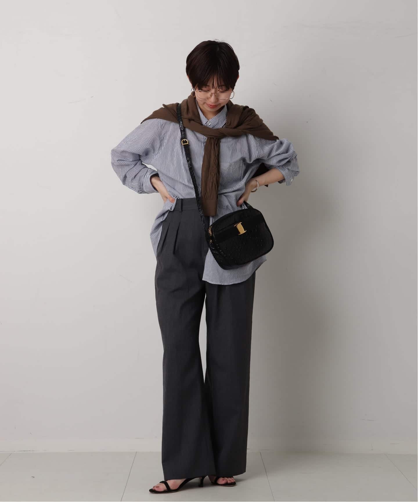 VINTAGE FERRAGAMO/フェラガモ】 Vara ショルダーバッグ 21