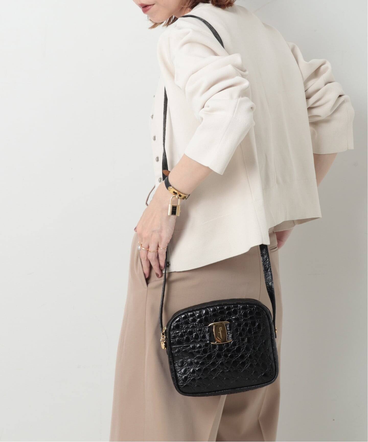 VINTAGE FERRAGAMO/フェラガモ】 Vara ショルダーバッグ（ショルダー