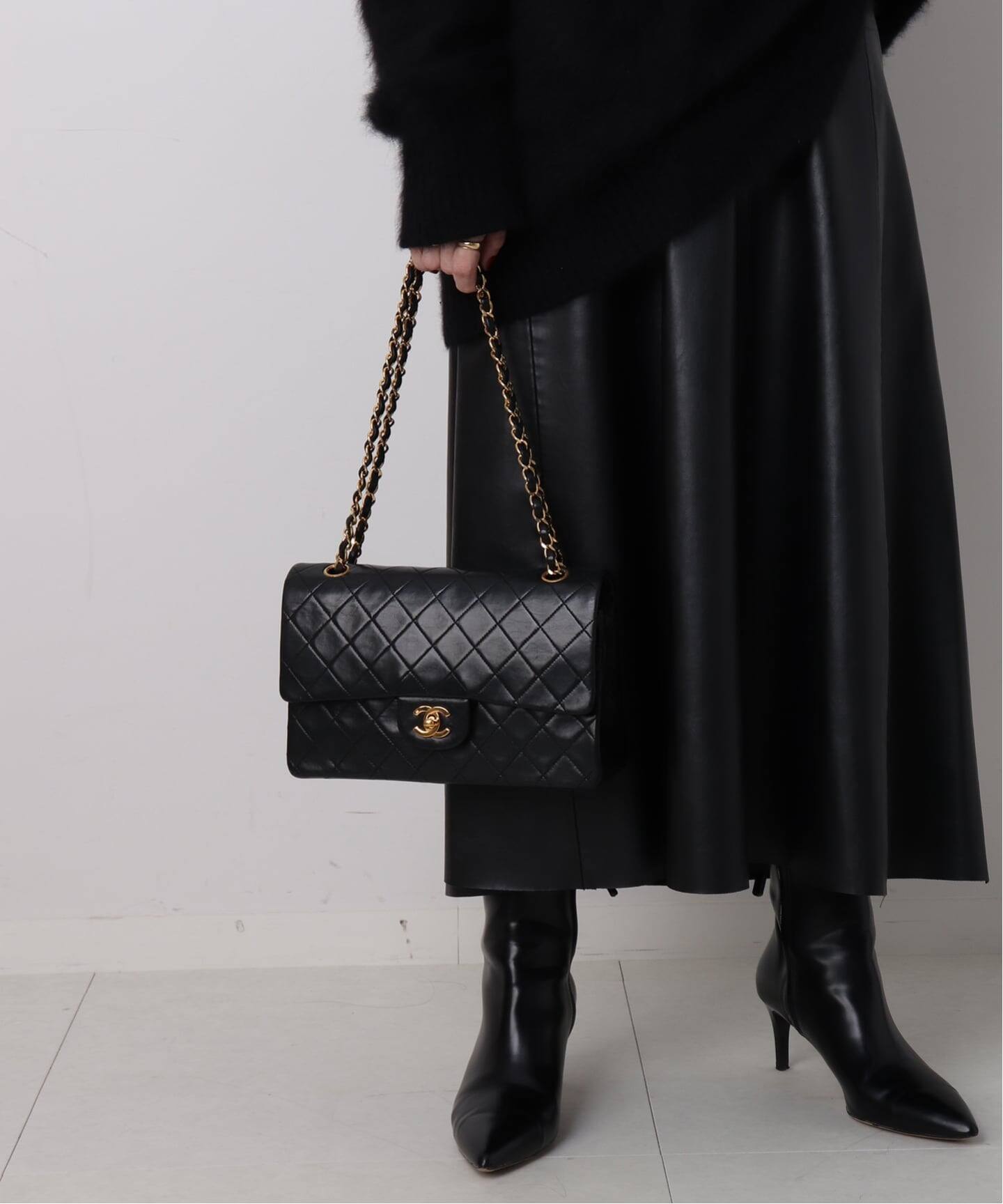 CHANEL 黒 ショルダーバッグ フリース VINTAGE CHANEL/シャネル】 Matelasse チェーンショルダーバッグ 25