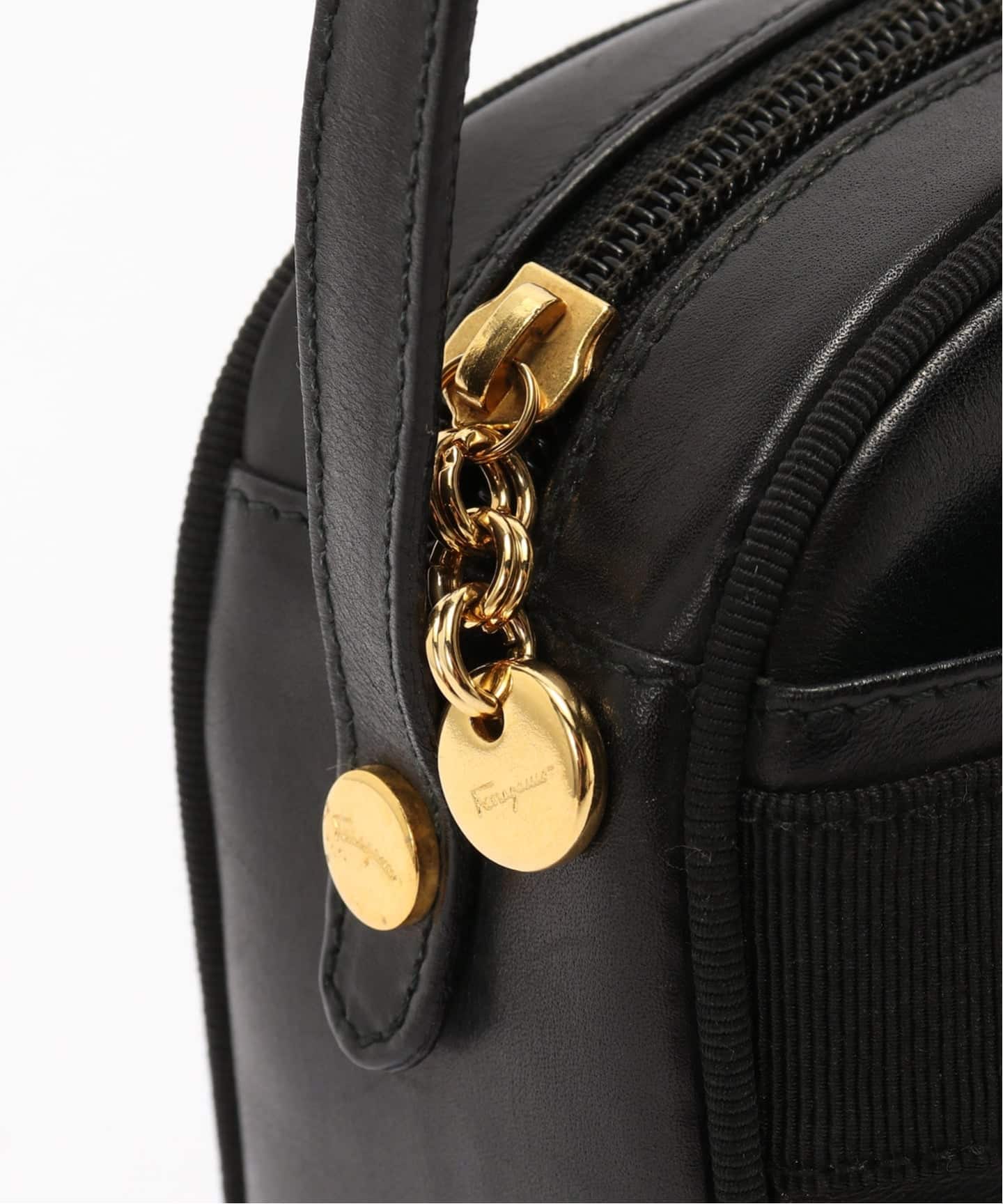 VINTAGE FERRAGAMO/フェラガモ】 Vara ショルダーバッグ（ショルダー