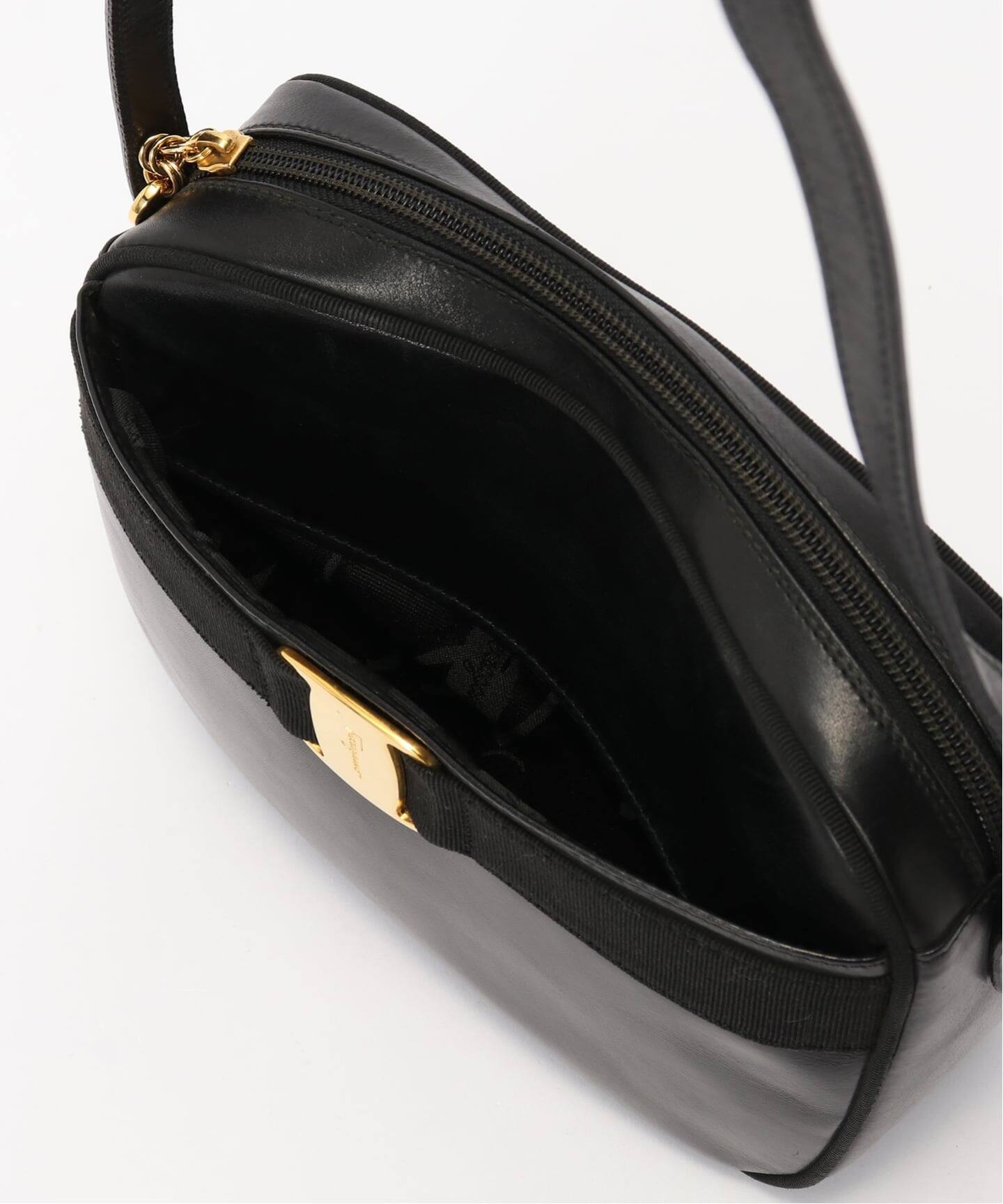 VINTAGE FERRAGAMO/フェラガモ】 Vara ショルダーバッグ（ショルダー