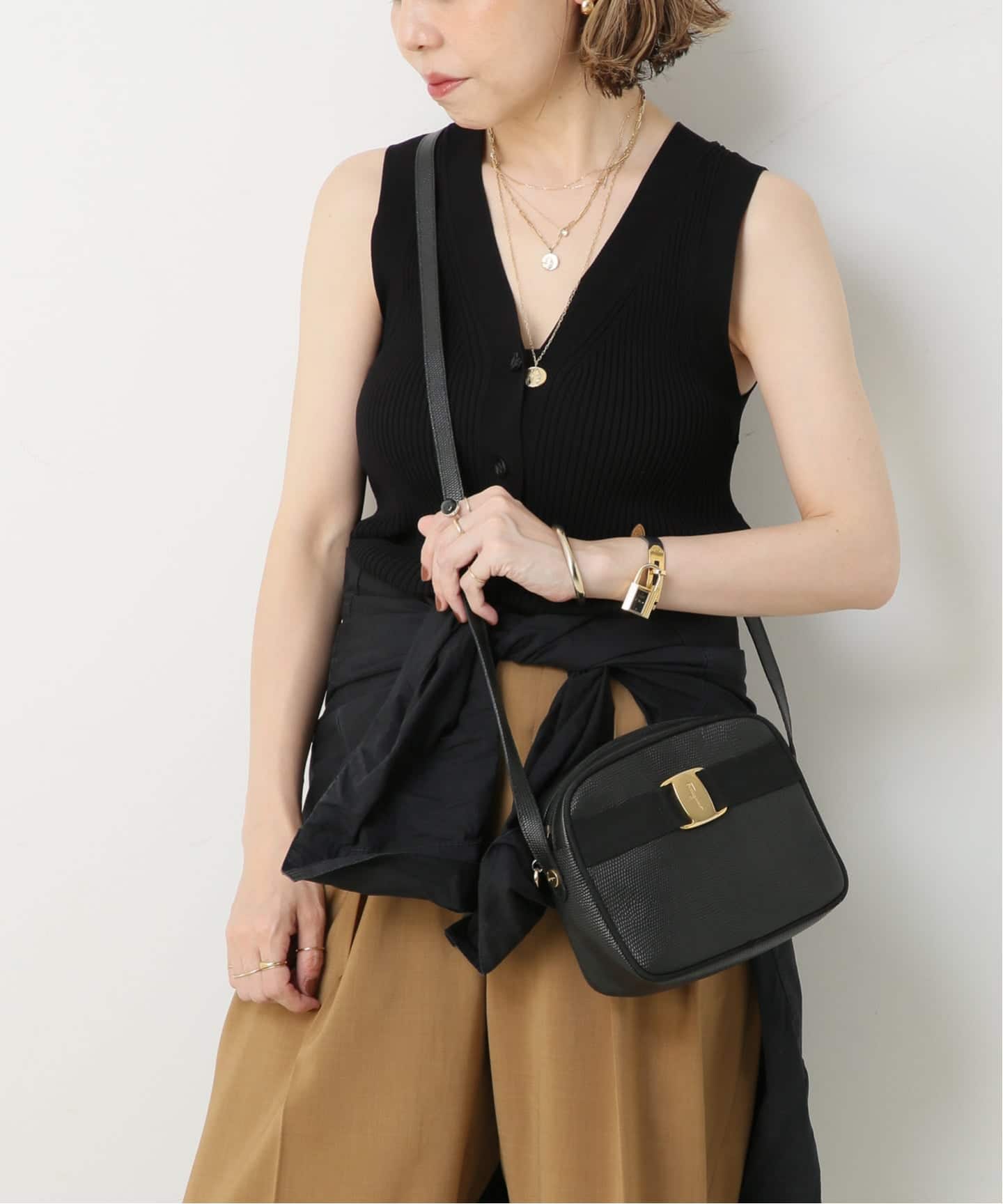 VINTAGE FERRAGAMO/フェラガモ】 Vara ショルダーバッグ lizard