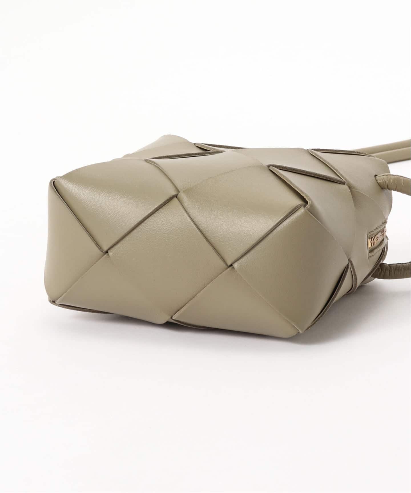 BOTTEGA VENETA/ボッテガ ヴェネタ】Cassette ミニショルダーバッグ