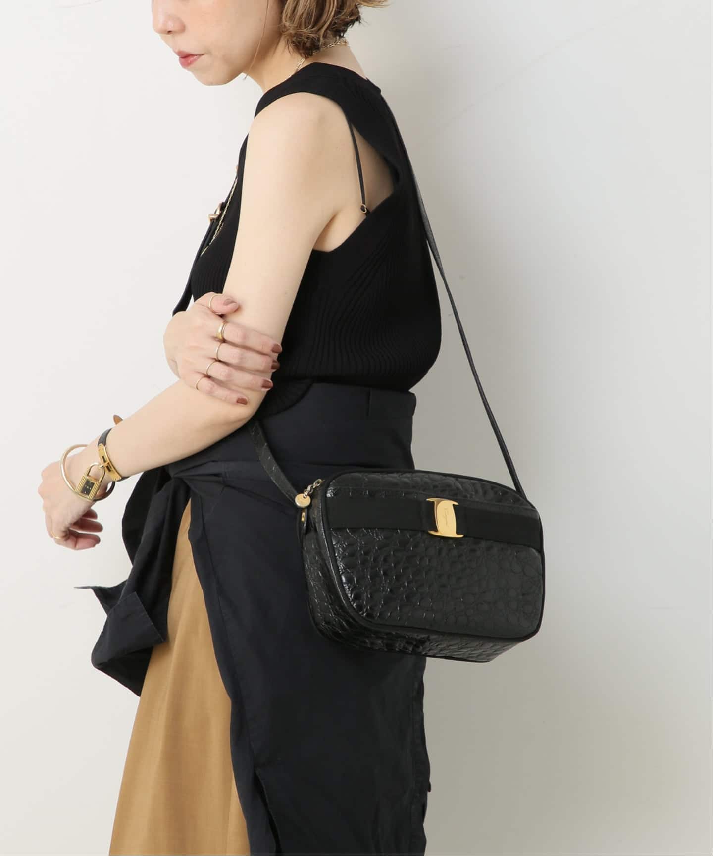 VINTAGE FERRAGAMO/フェラガモ】 Vara ショルダーバッグ（ショルダー