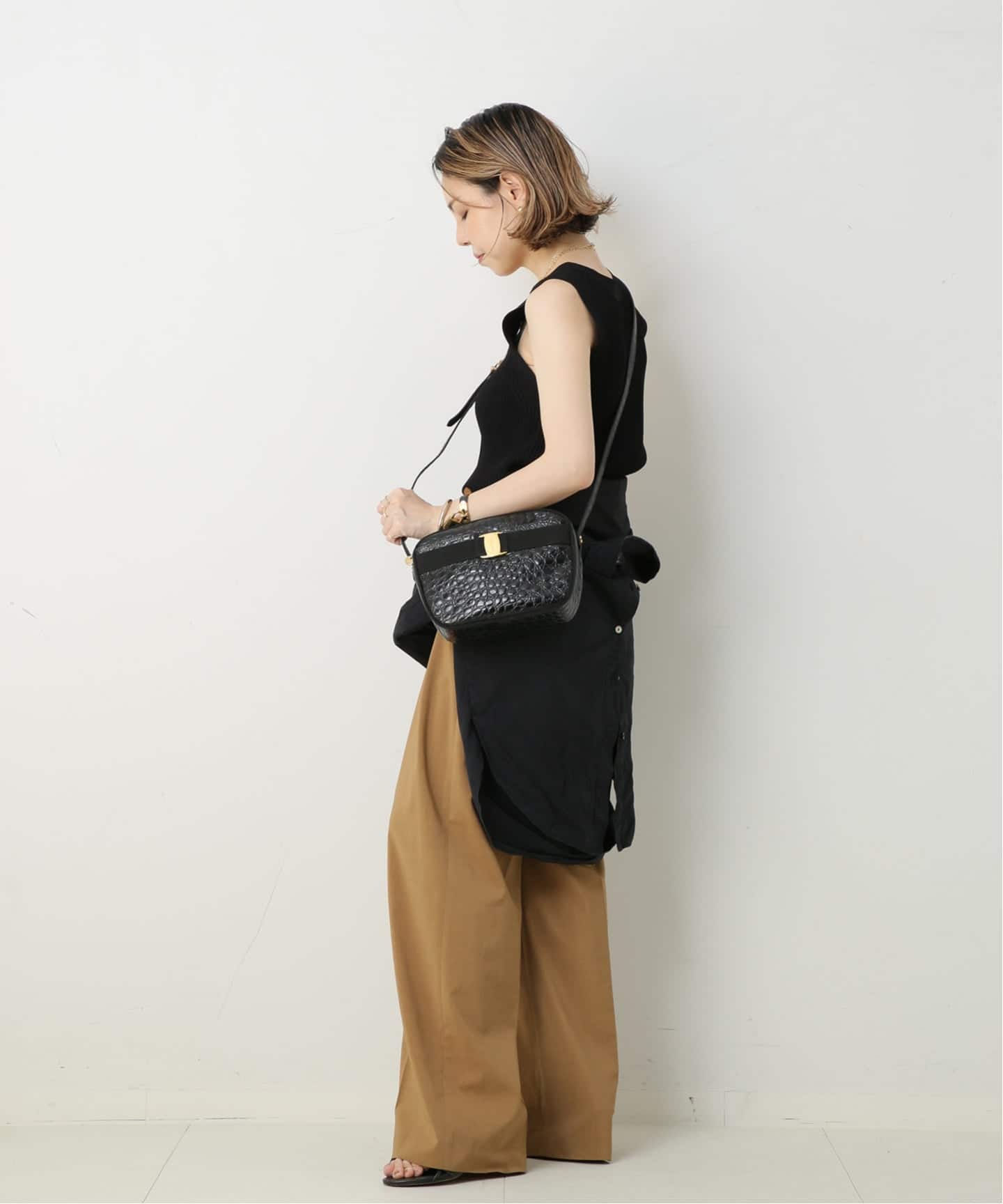 VINTAGE FERRAGAMO/フェラガモ】 Vara ショルダーバッグ（ショルダー