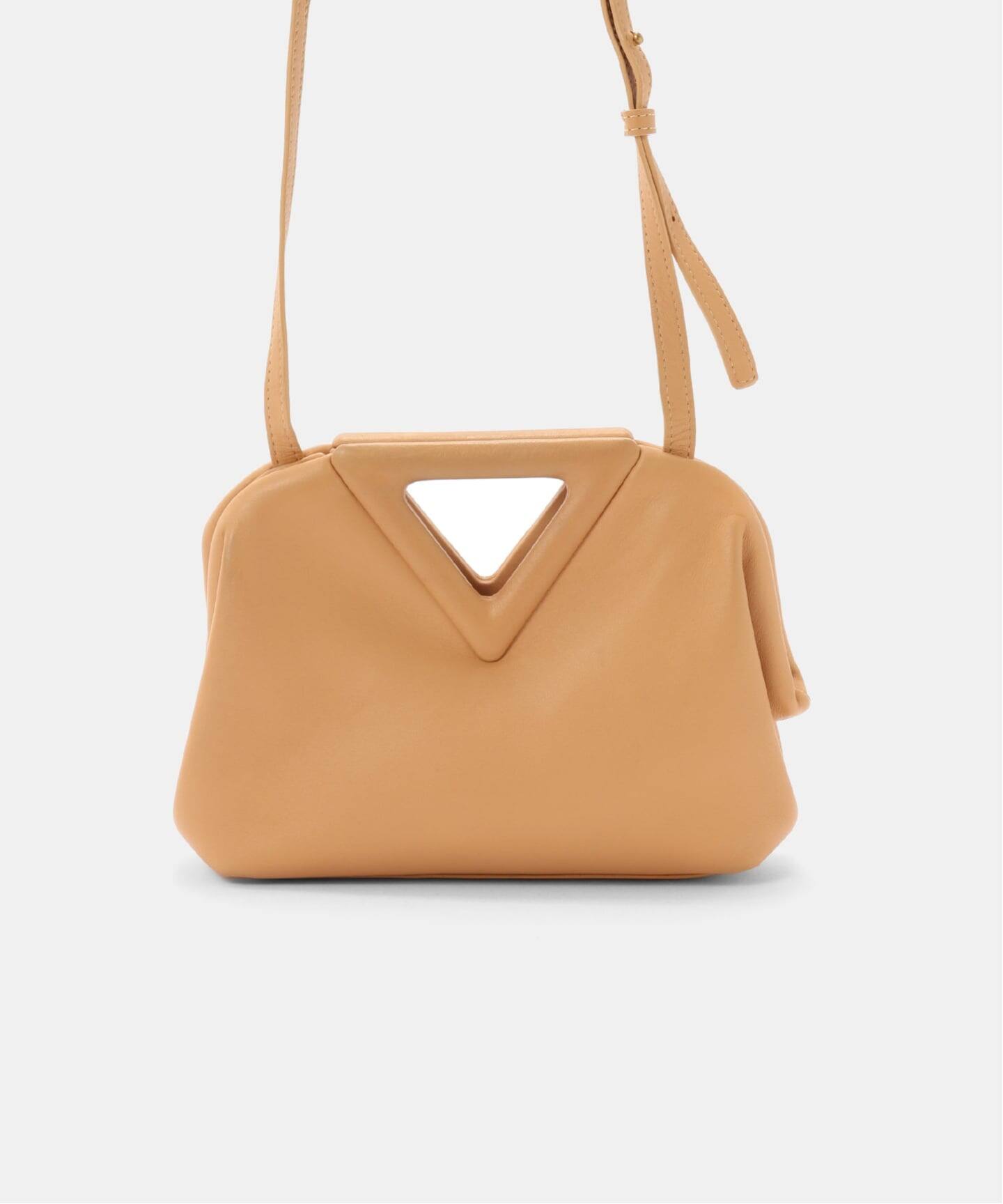 BOTTEGA形崩れほぼ無し！状態◎ 購入まで放置してます。値下げ箱なし！ BOTTEGA VENETA/ボッテガ ヴェネタ】Point shoulder（ショルダーバッグ