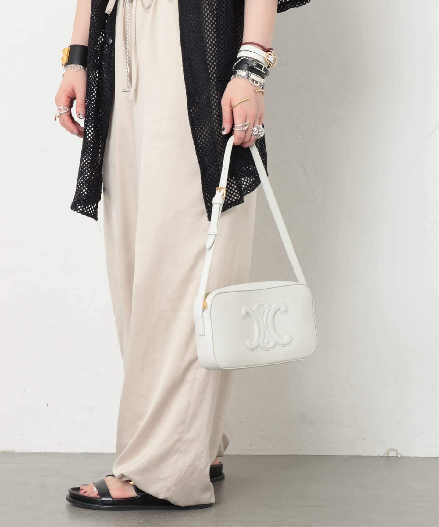 CELINE/セリーヌ】 Cuir triomphe camera bag（ショルダーバッグ