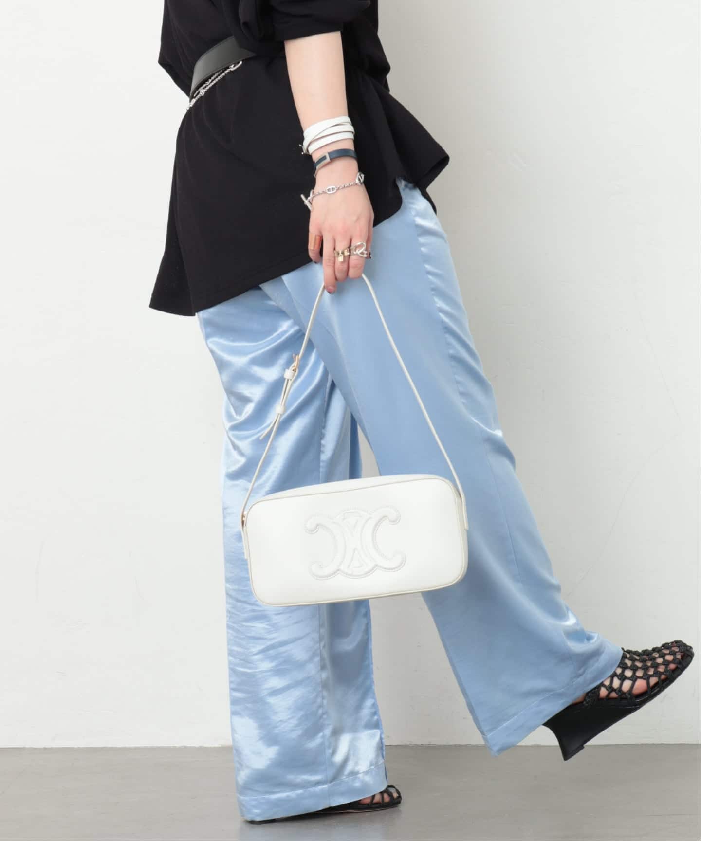 CELINE/セリーヌ】 Cuir triomphe camera bag（ショルダーバッグ