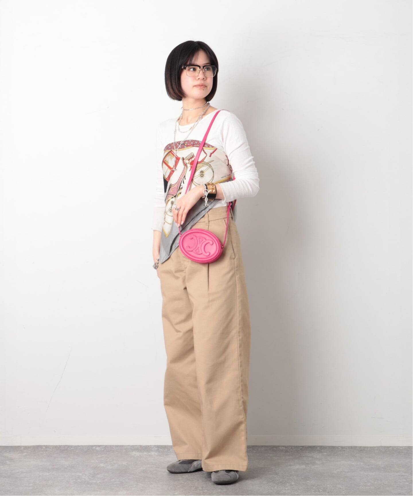 CELINE オーバルバッグ トリオンフ ピンク布袋付き 美品 CELINE/セリーヌ】 Oval purse cuir triomphe shoulder（ショルダー