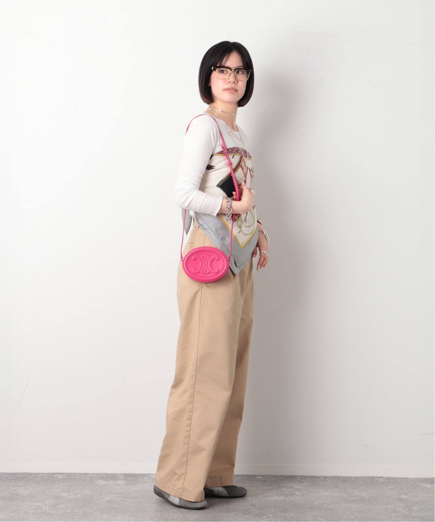 CELINE/セリーヌ】 Oval purse cuir triomphe shoulder（ショルダー