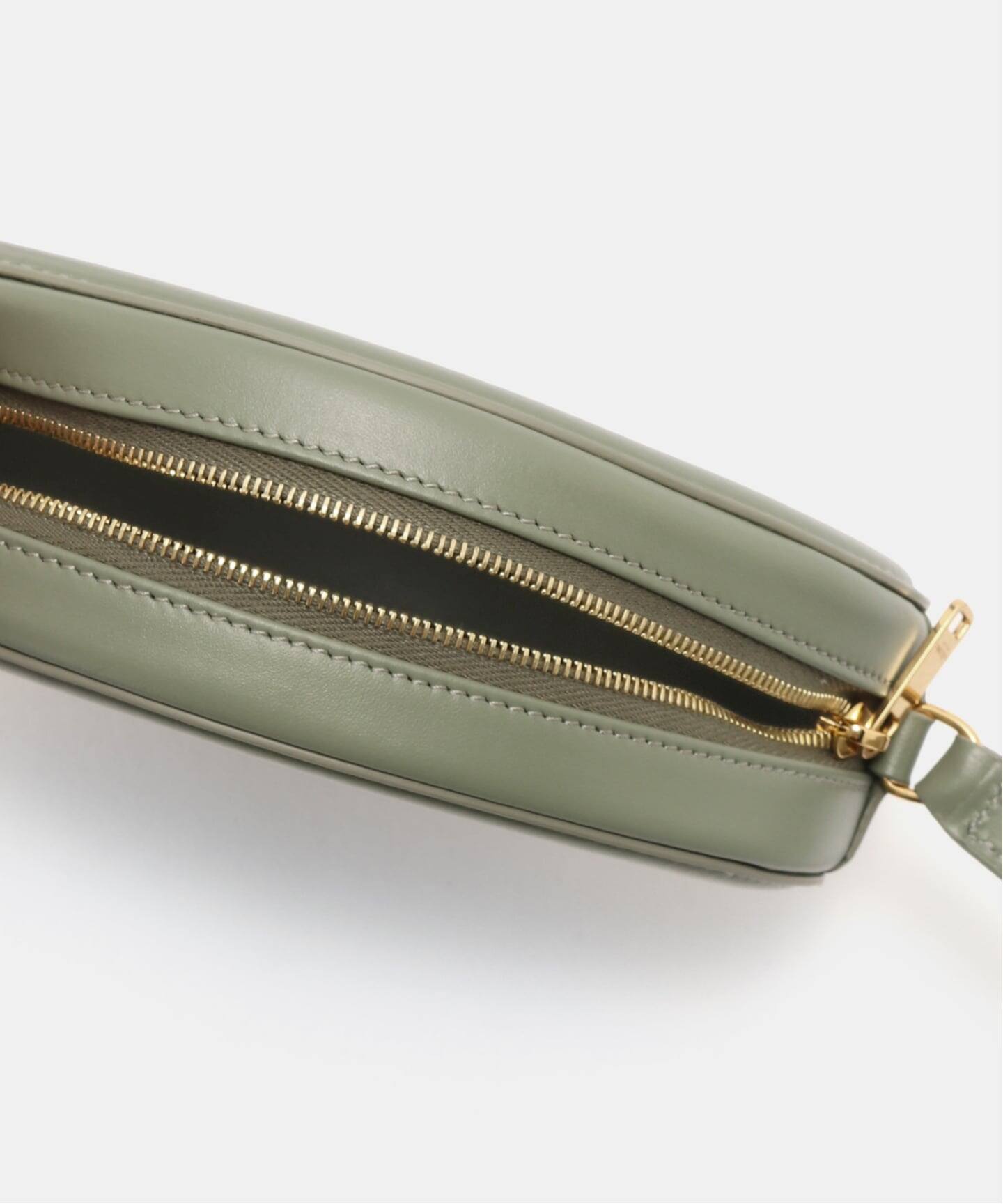 CELINE/セリーヌ】 Oval purse cuir triomphe shoulder（ショルダー