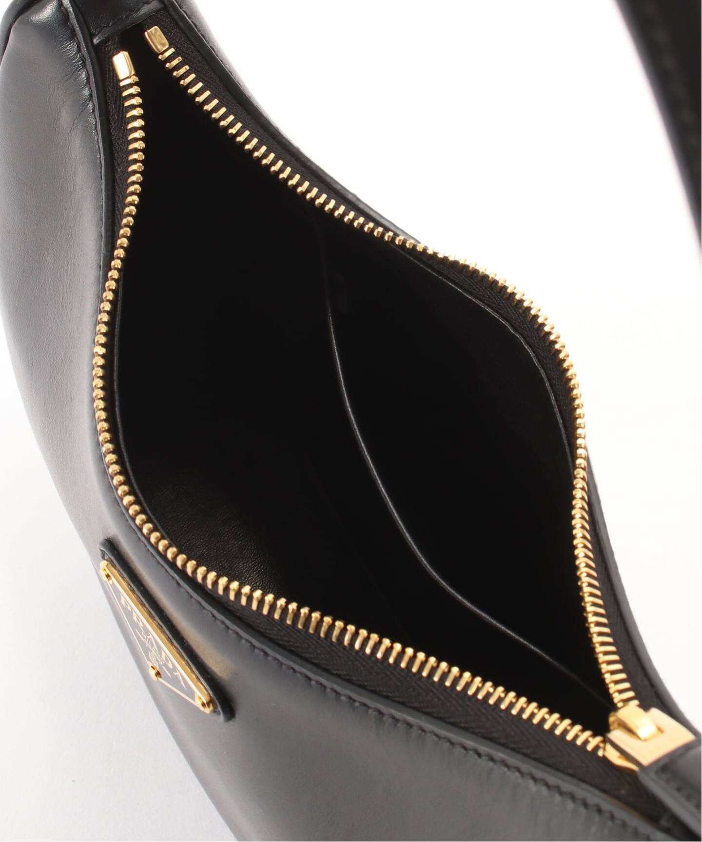 Vintage Prada ショルダーバッグ VINTAGE PRADA/プラダ】 semi shoulder leather（ショルダー
