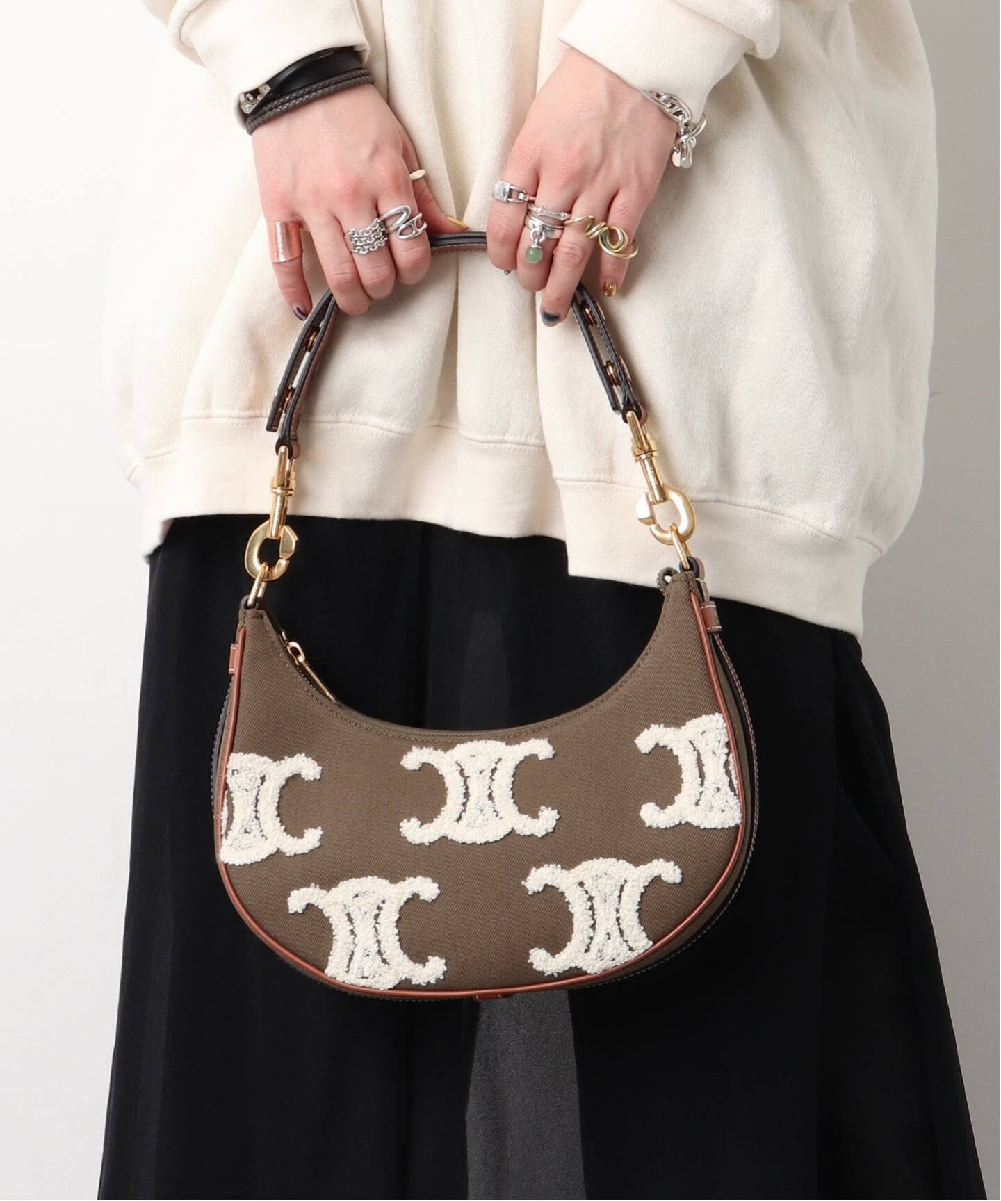 CELINE/セリーヌ】 Ava one shoulder medium triomph（ショルダー 