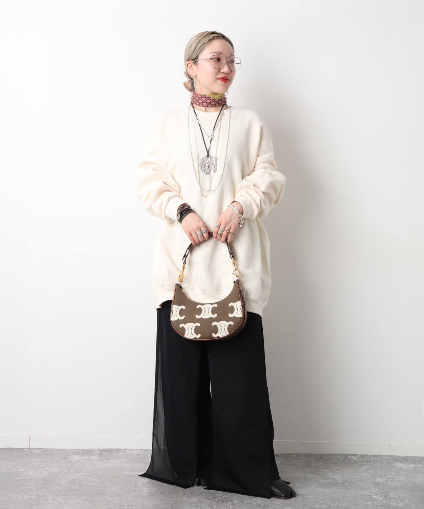 CELINE/セリーヌ】 Ava one shoulder medium triomph（ショルダー