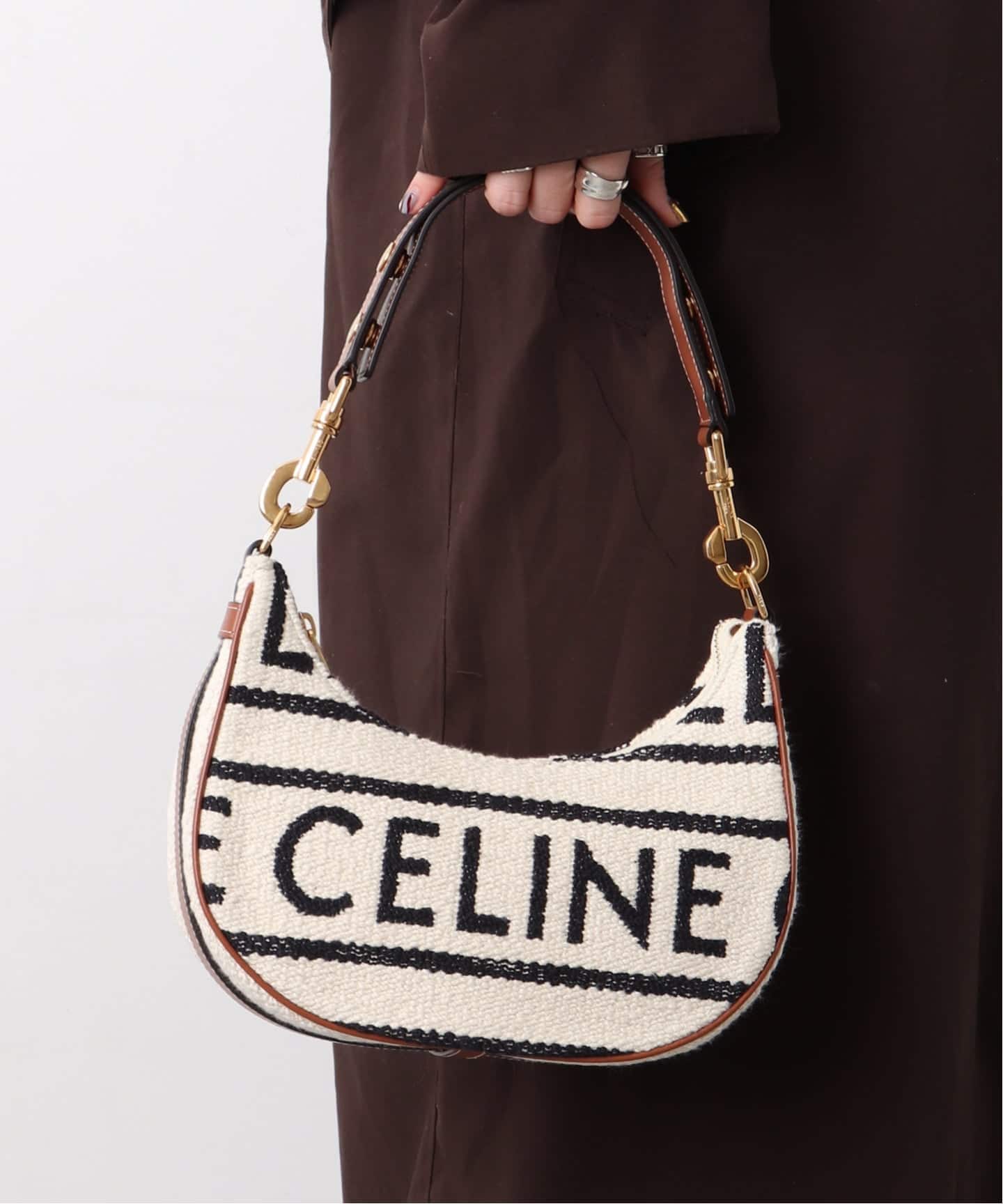 CELINE/セリーヌ】 Ava one shoulder medium logo（ショルダーバッグ