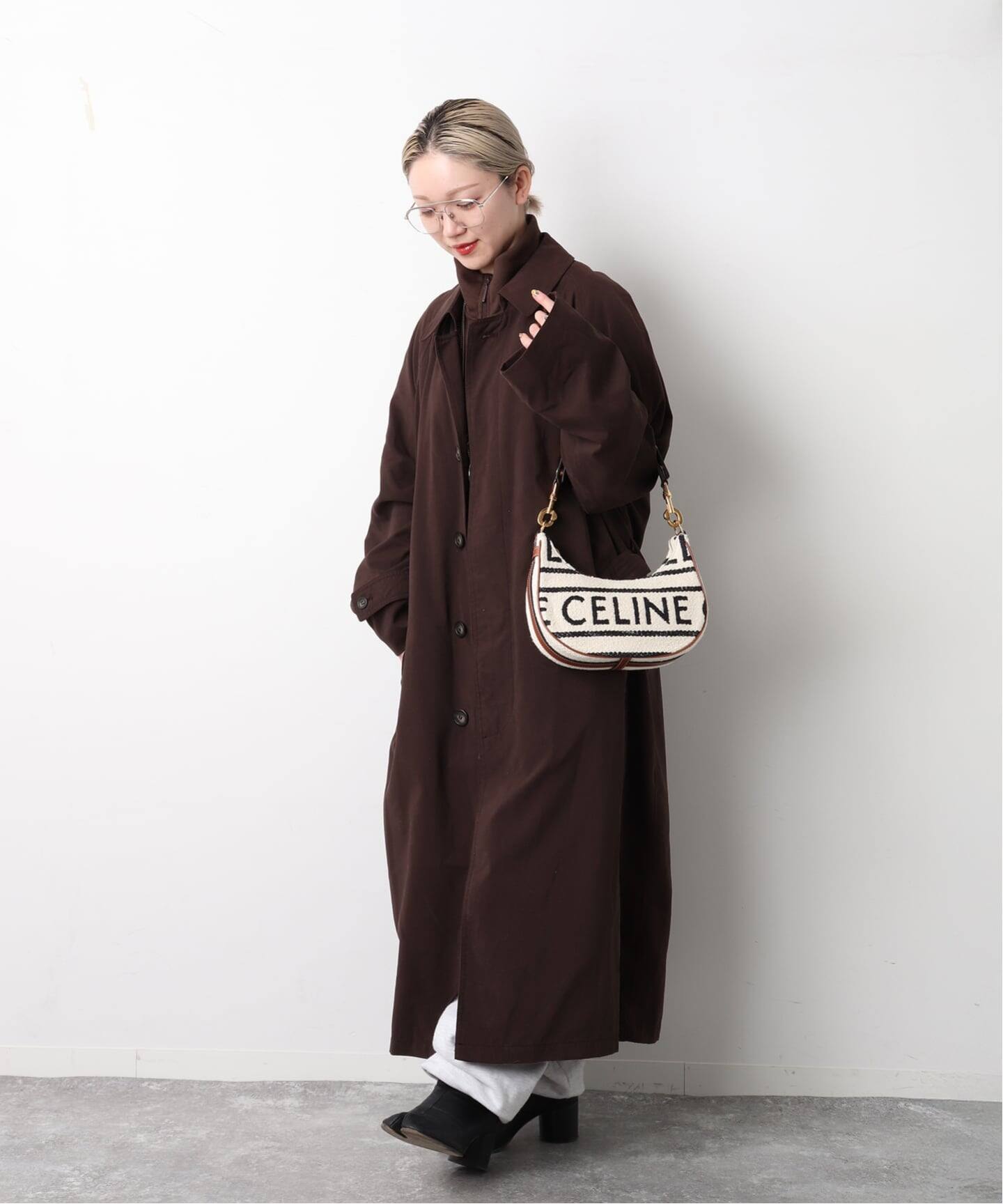 CELINE/セリーヌ】 Ava one shoulder medium logo（ショルダーバッグ